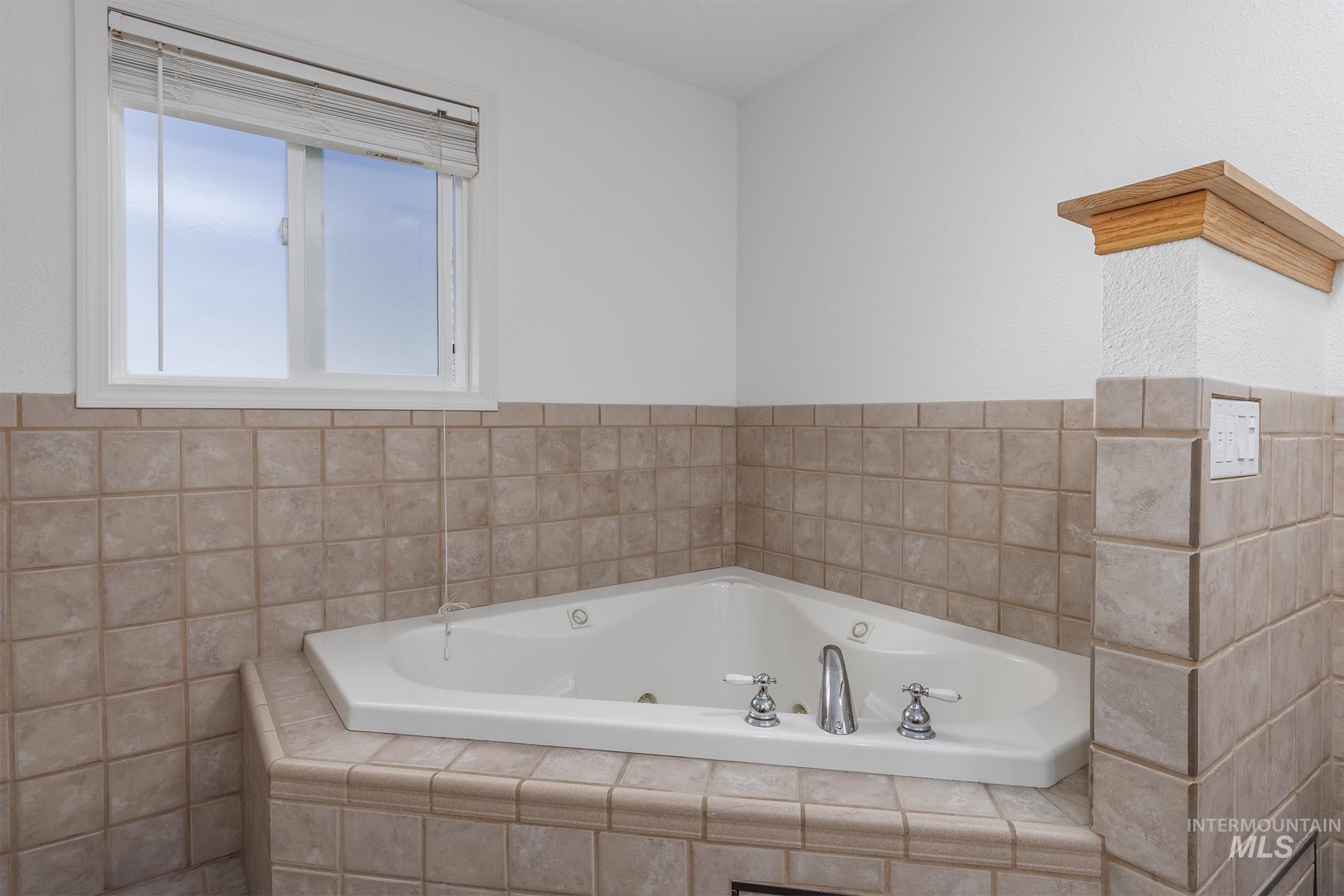 394 Chester Road, Ontario, Oregon 97914, 3 Bedrooms, 3.5 Bathrooms, Residential For Sale, Price $599,000,MLS 98988352