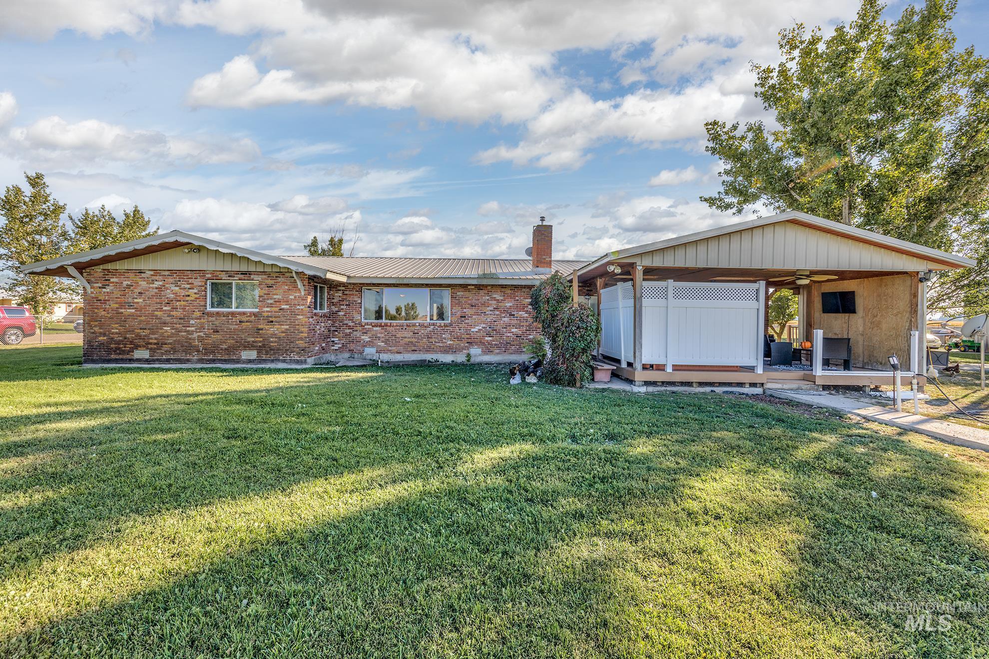 394 Chester Road, Ontario, Oregon 97914, 3 Bedrooms, 3.5 Bathrooms, Residential For Sale, Price $599,000,MLS 98988352