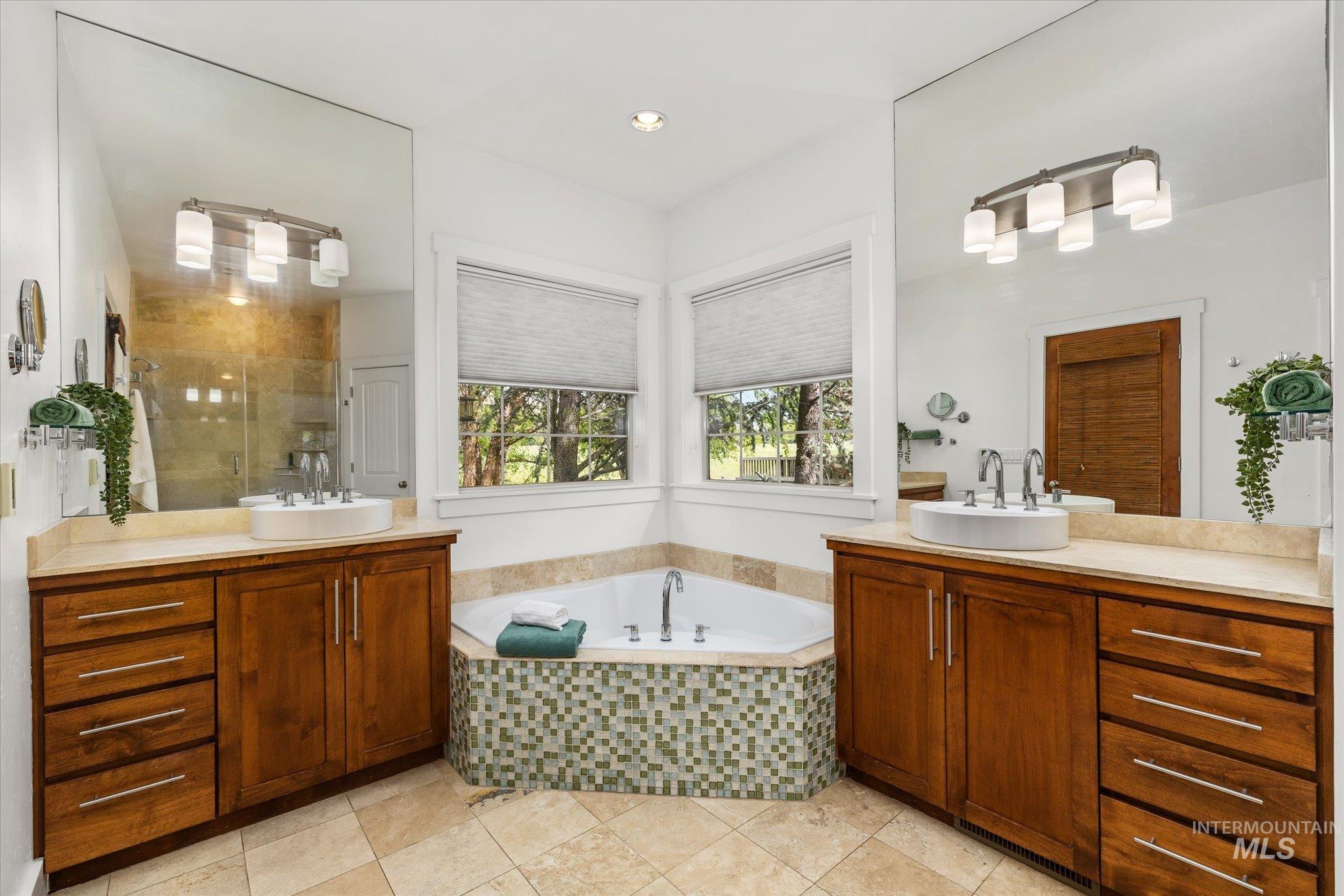 4970 W Parklane Dr, Boise, Idaho 83714, 5 Bedrooms, 3.5 Bathrooms, Residential For Sale, Price $999,900,MLS 98988353