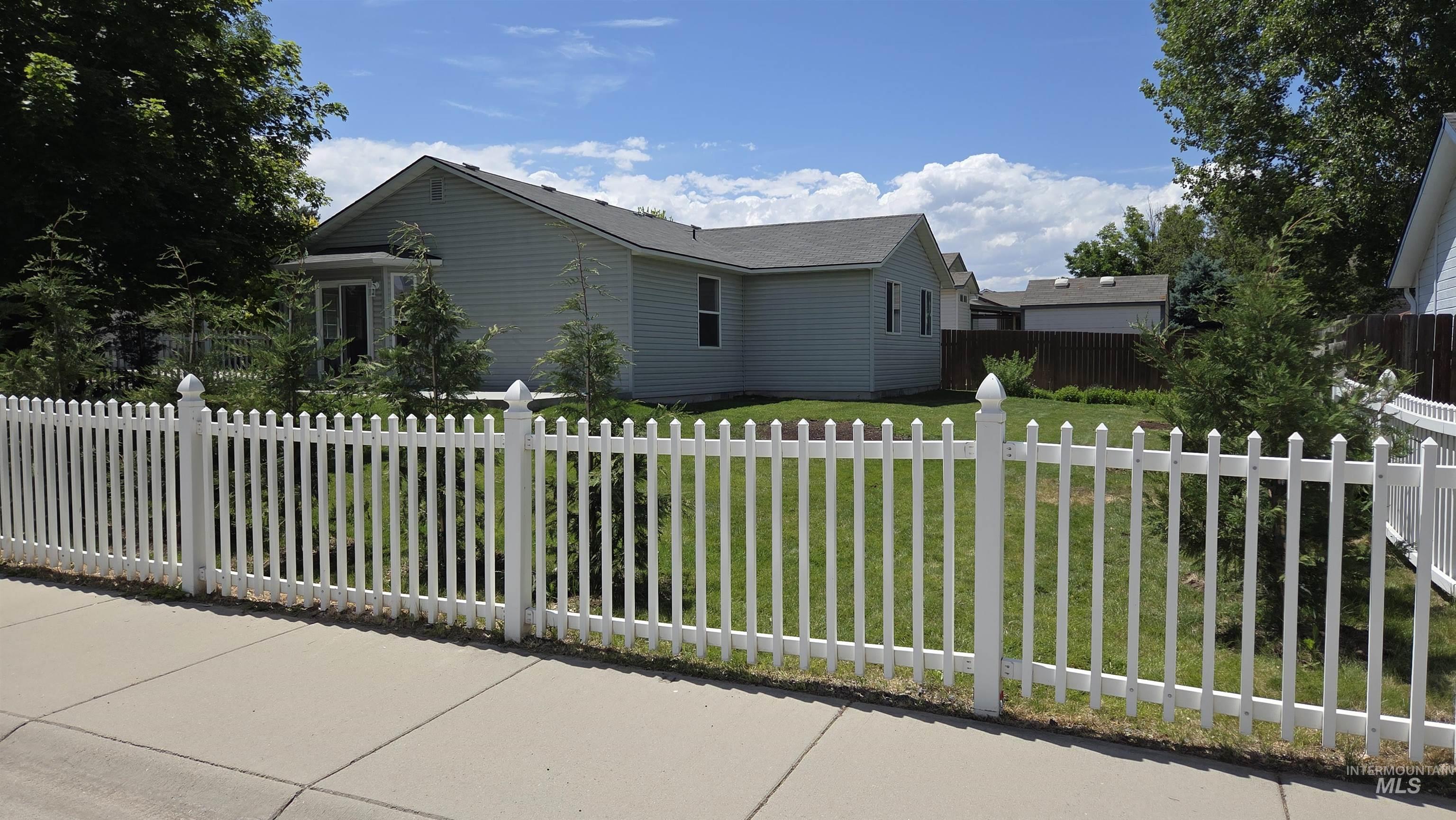 710 E Santolina, Kuna, Idaho 83634-2291, 3 Bedrooms, 2 Bathrooms, Residential For Sale, Price $379,000,MLS 98988355