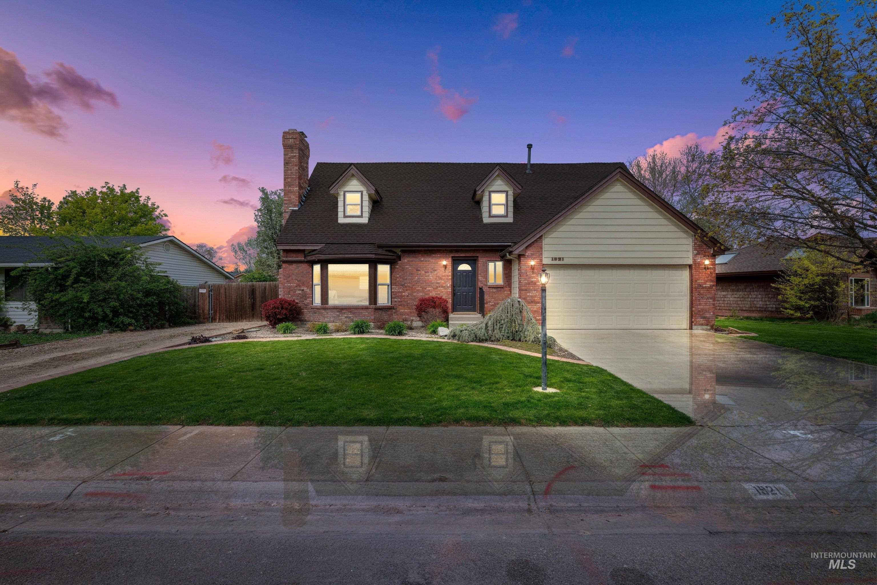 1921 N Incline Way, Meridian, Idaho 83646, 4 Bedrooms, 2.5 Bathrooms, Residential For Sale, Price $559,900,MLS 98988356
