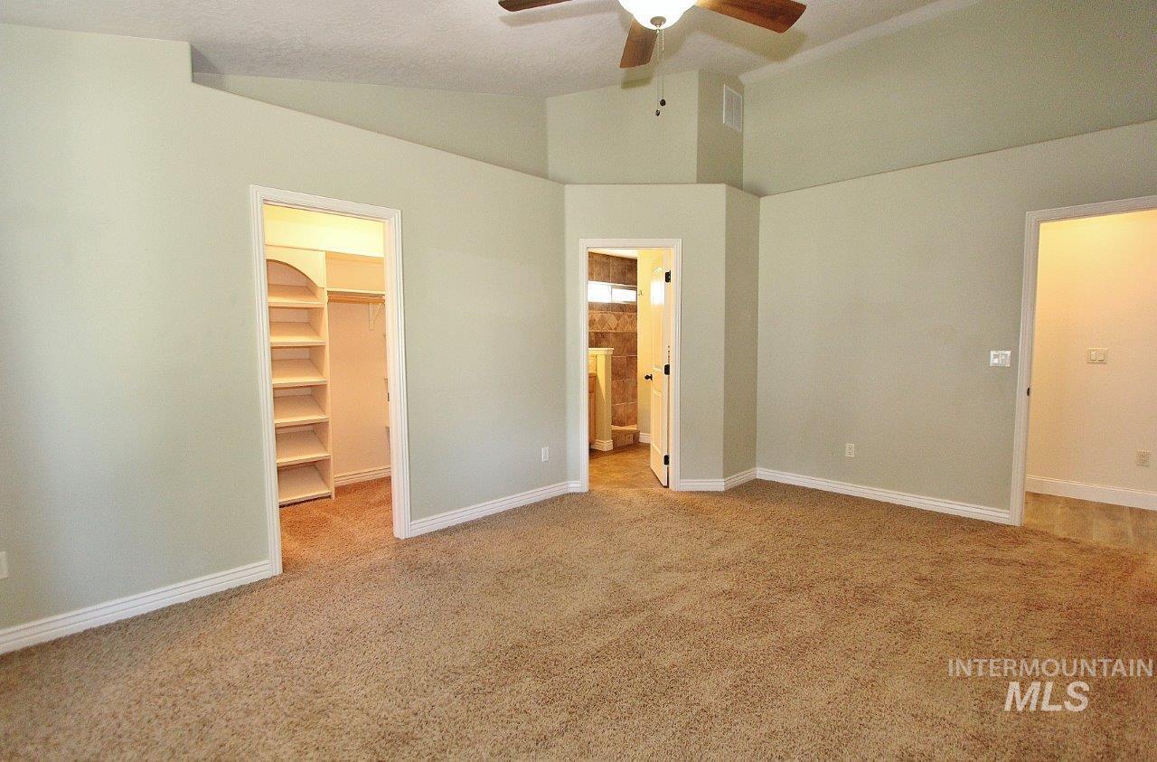 370 S Schober Loop, Nampa, Idaho 83686, 3 Bedrooms, 2 Bathrooms, Residential For Sale, Price $434,900,MLS 98988358