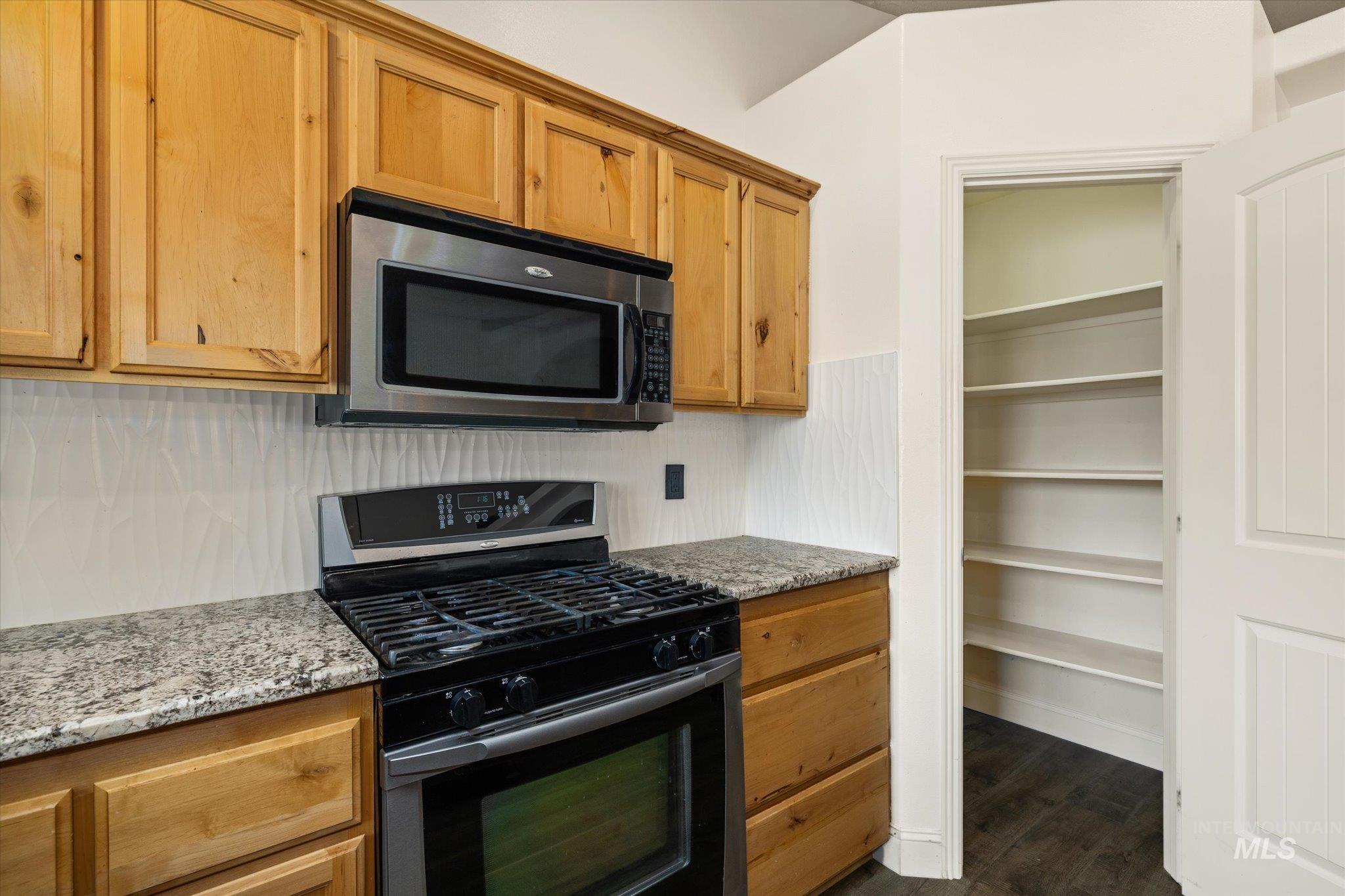 370 S Schober Loop, Nampa, Idaho 83686, 3 Bedrooms, 2 Bathrooms, Residential For Sale, Price $429,900, 98988358
