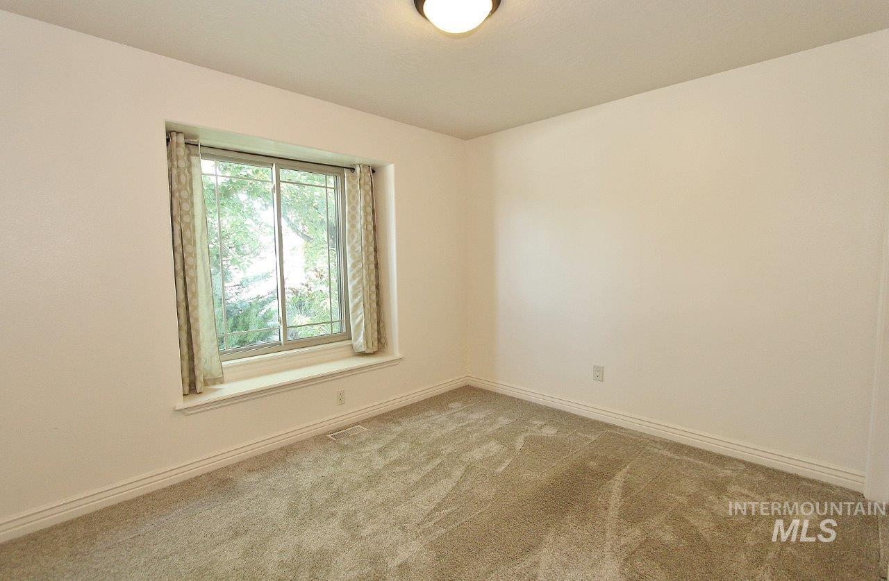 370 S Schober Loop, Nampa, Idaho 83686, 3 Bedrooms, 2 Bathrooms, Residential For Sale, Price $434,900,MLS 98988358