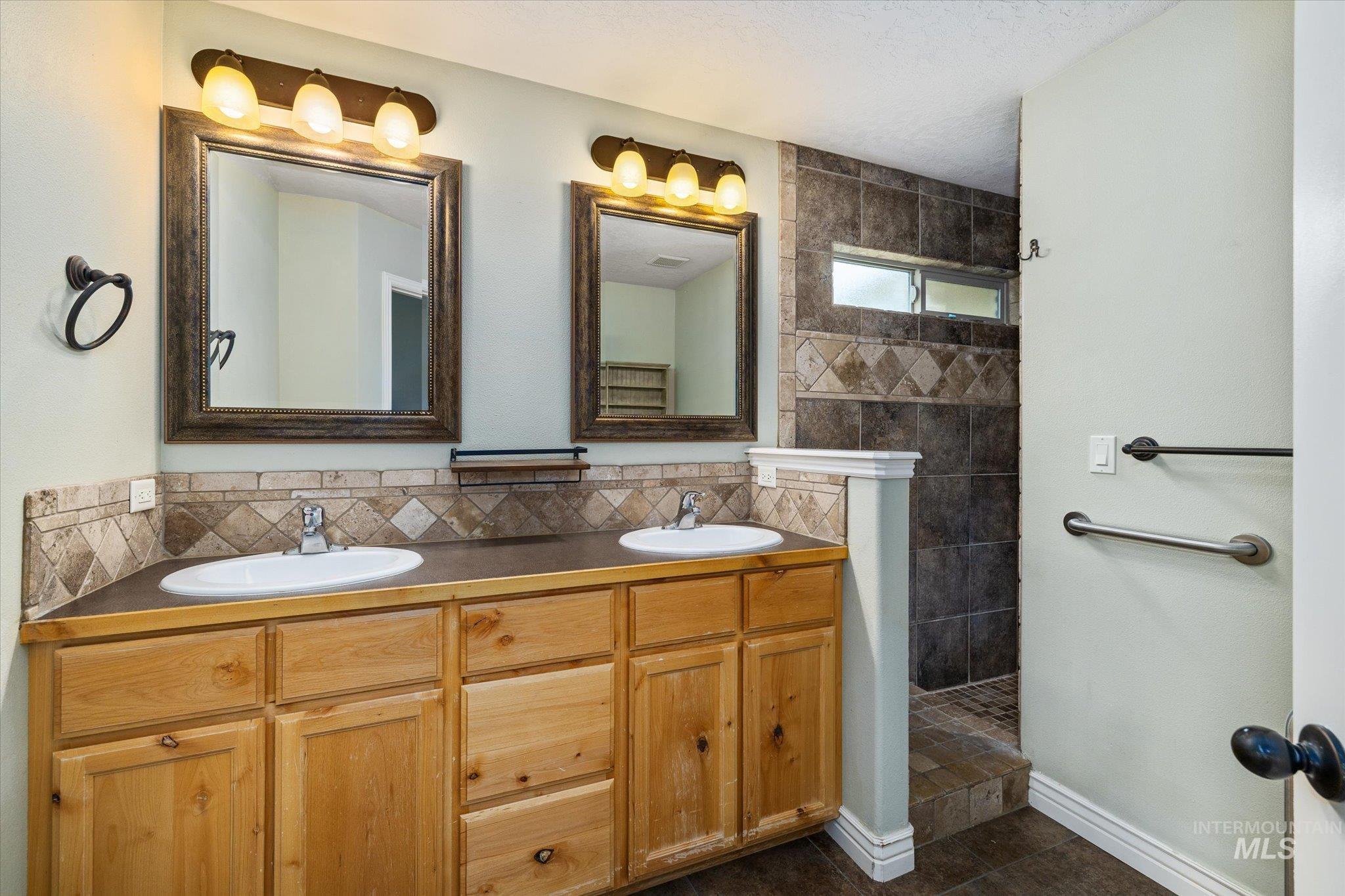 370 S Schober Loop, Nampa, Idaho 83686, 3 Bedrooms, 2 Bathrooms, Residential For Sale, Price $429,900, 98988358