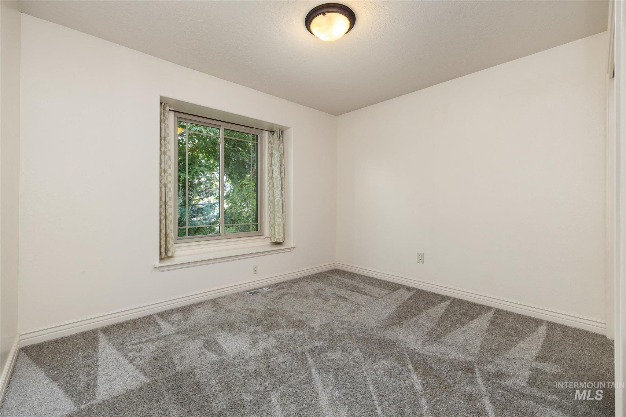 370 S Schober Loop, Nampa, Idaho 83686, 3 Bedrooms, 2 Bathrooms, Residential For Sale, Price $429,900, 98988358