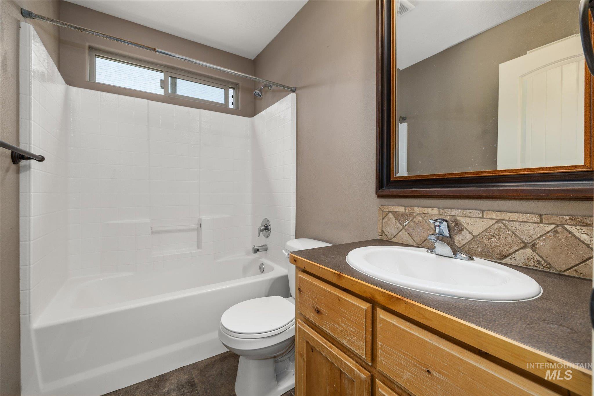 370 S Schober Loop, Nampa, Idaho 83686, 3 Bedrooms, 2 Bathrooms, Residential For Sale, Price $429,900, 98988358