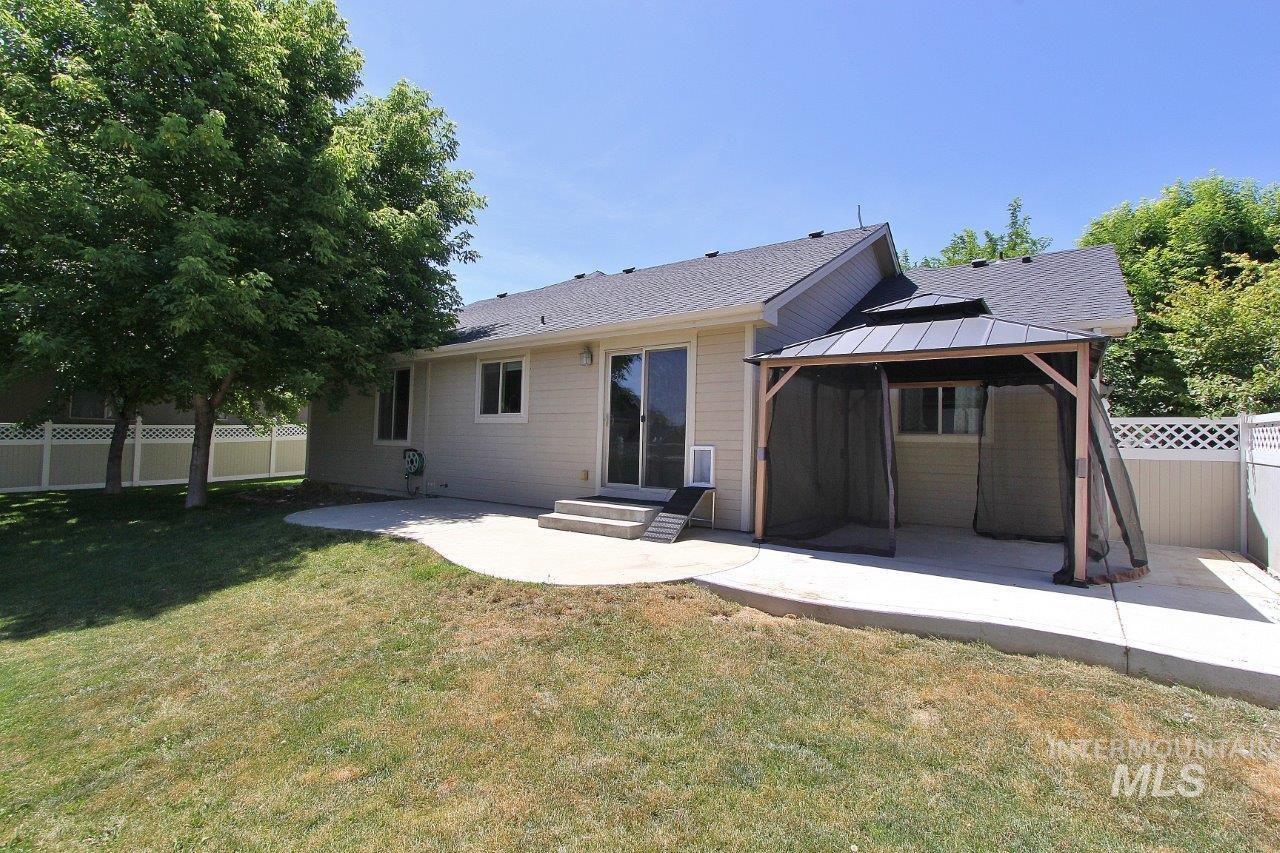 370 S Schober Loop, Nampa, Idaho 83686, 3 Bedrooms, 2 Bathrooms, Residential For Sale, Price $434,900,MLS 98988358