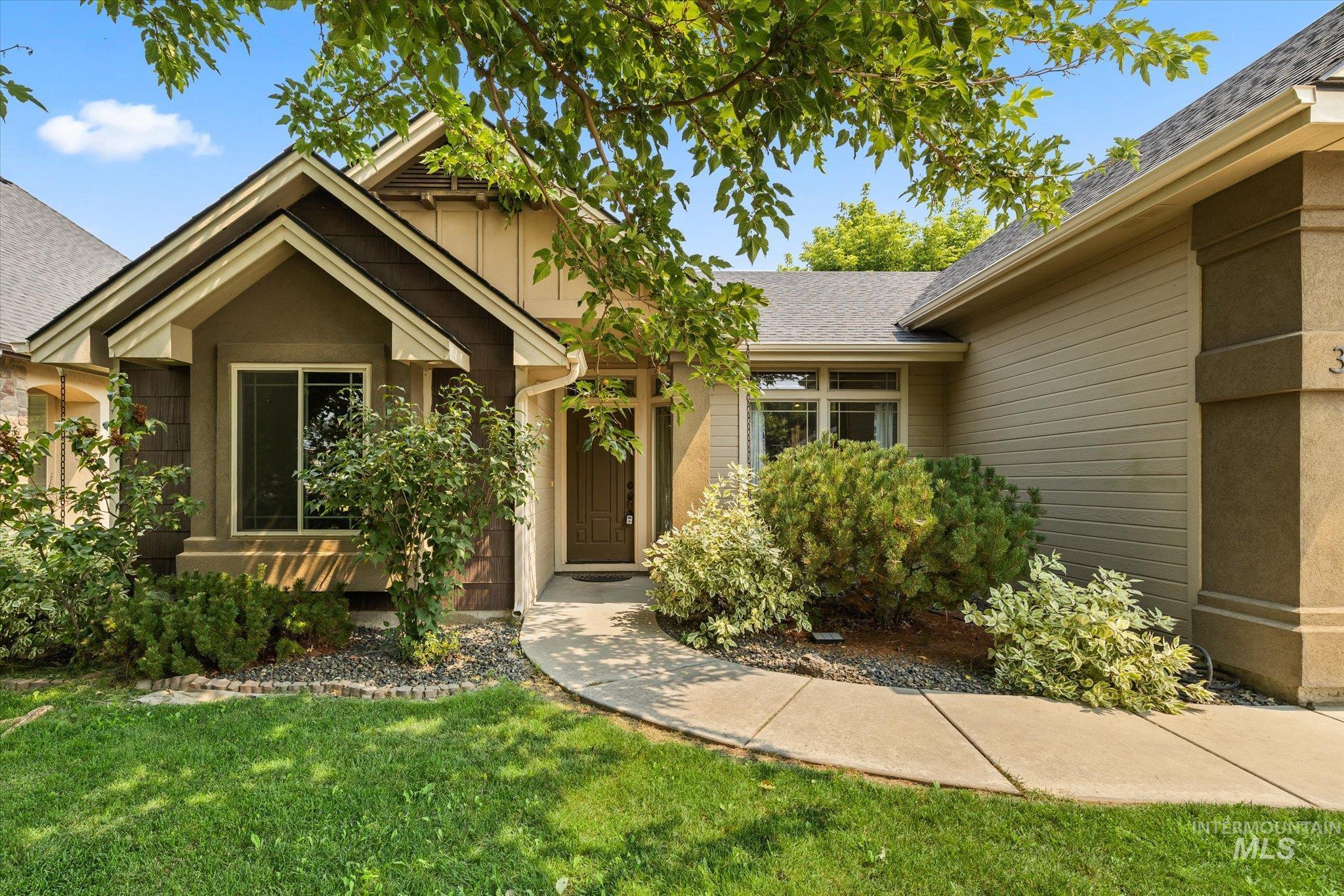 370 S Schober Loop, Nampa, Idaho 83686, 3 Bedrooms, 2 Bathrooms, Residential For Sale, Price $429,900, 98988358