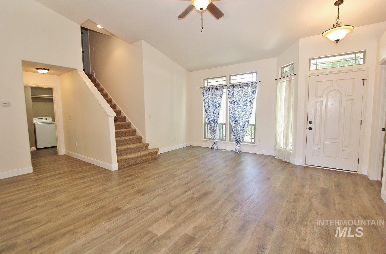 370 S Schober Loop, Nampa, Idaho 83686, 3 Bedrooms, 2 Bathrooms, Residential For Sale, Price $434,900,MLS 98988358
