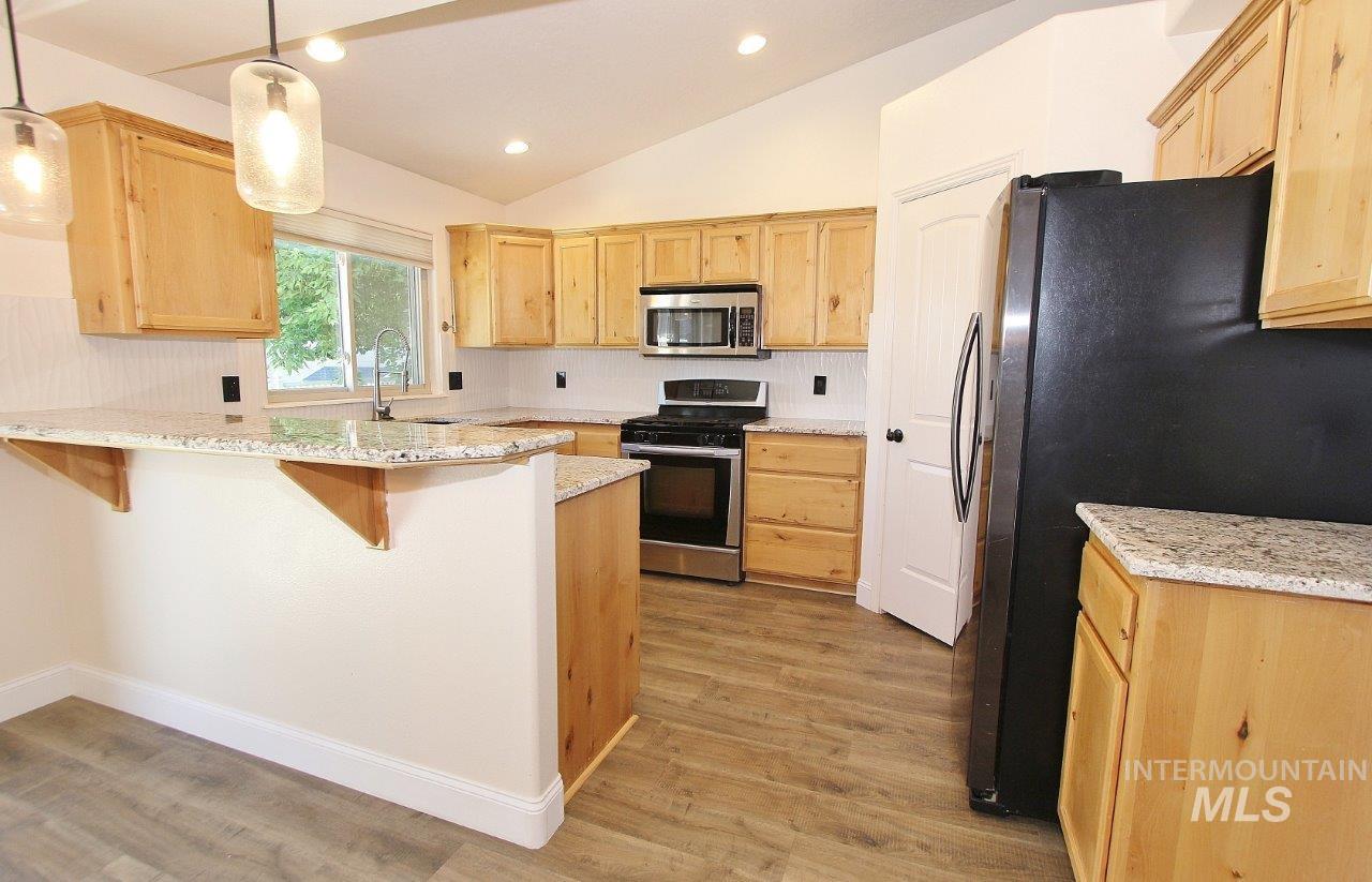 370 S Schober Loop, Nampa, Idaho 83686, 3 Bedrooms, 2 Bathrooms, Residential For Sale, Price $434,900,MLS 98988358
