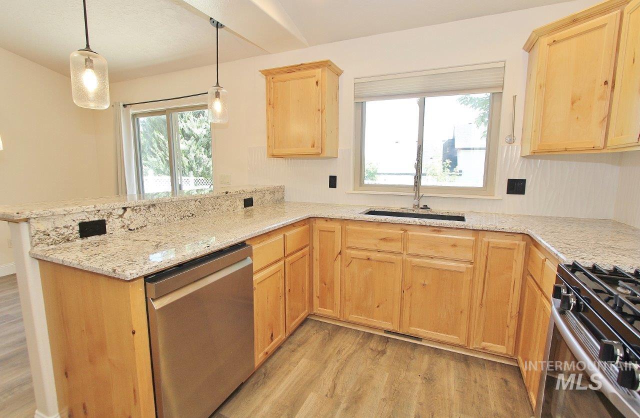 370 S Schober Loop, Nampa, Idaho 83686, 3 Bedrooms, 2 Bathrooms, Residential For Sale, Price $434,900,MLS 98988358