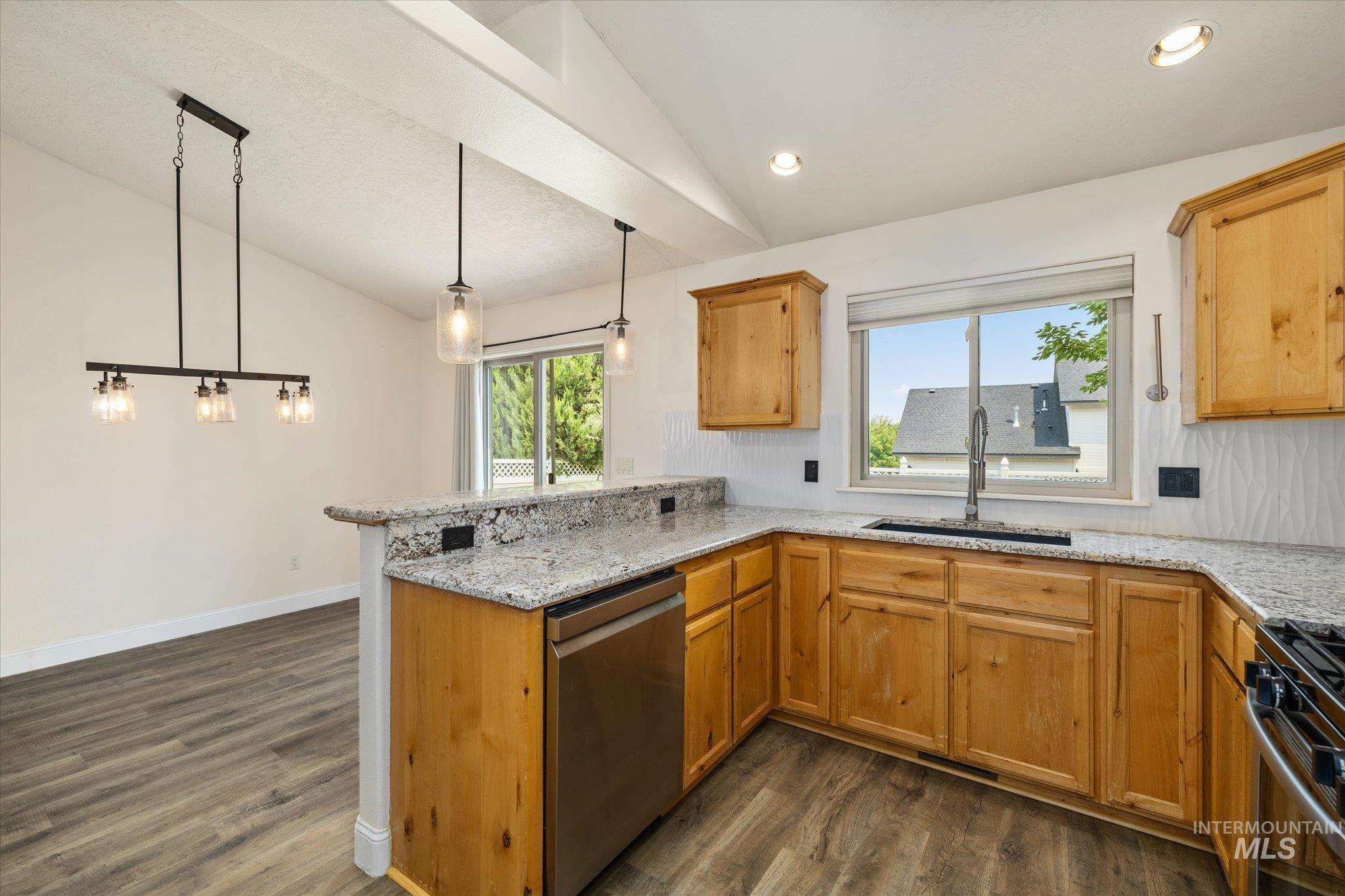 370 S Schober Loop, Nampa, Idaho 83686, 3 Bedrooms, 2 Bathrooms, Residential For Sale, Price $429,900, 98988358