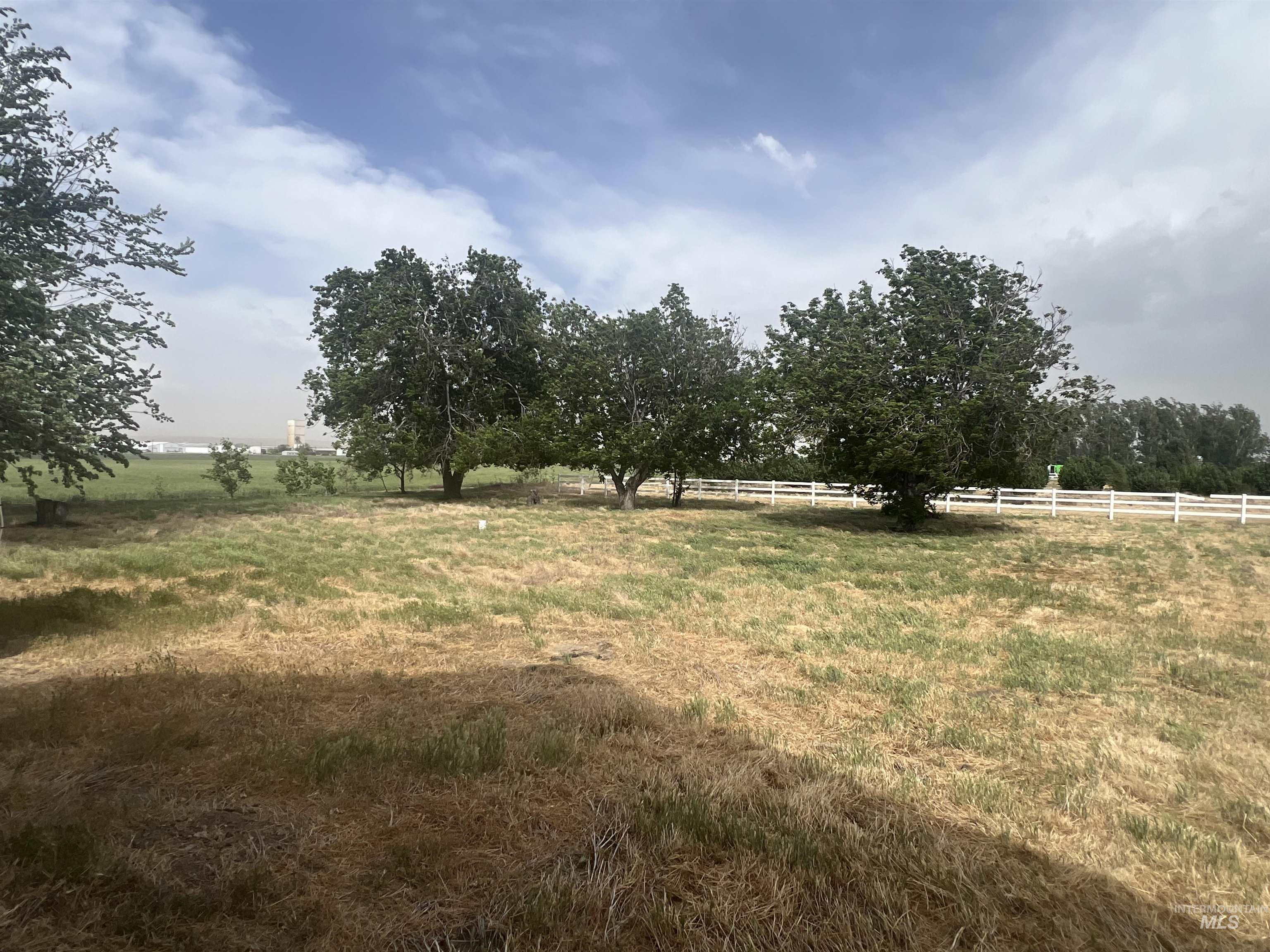 6810 Hwy 95, Fruitland, Idaho 83619, 3 Bedrooms, 1 Bathroom, Residential For Sale, Price $585,000,MLS 98988362