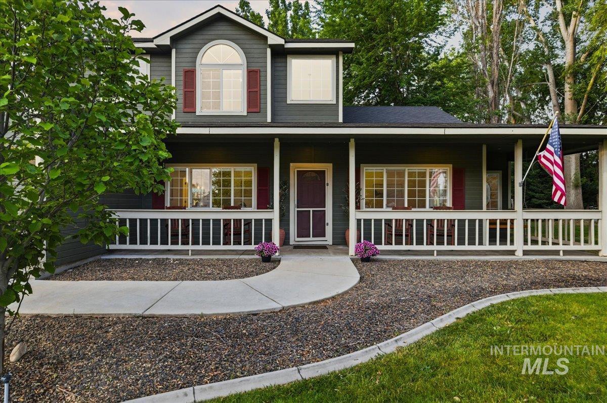 8675 Vic Ln., Middleton, Idaho 83644, 5 Bedrooms, 3.5 Bathrooms, Residential For Sale, Price $985,000,MLS 98988363