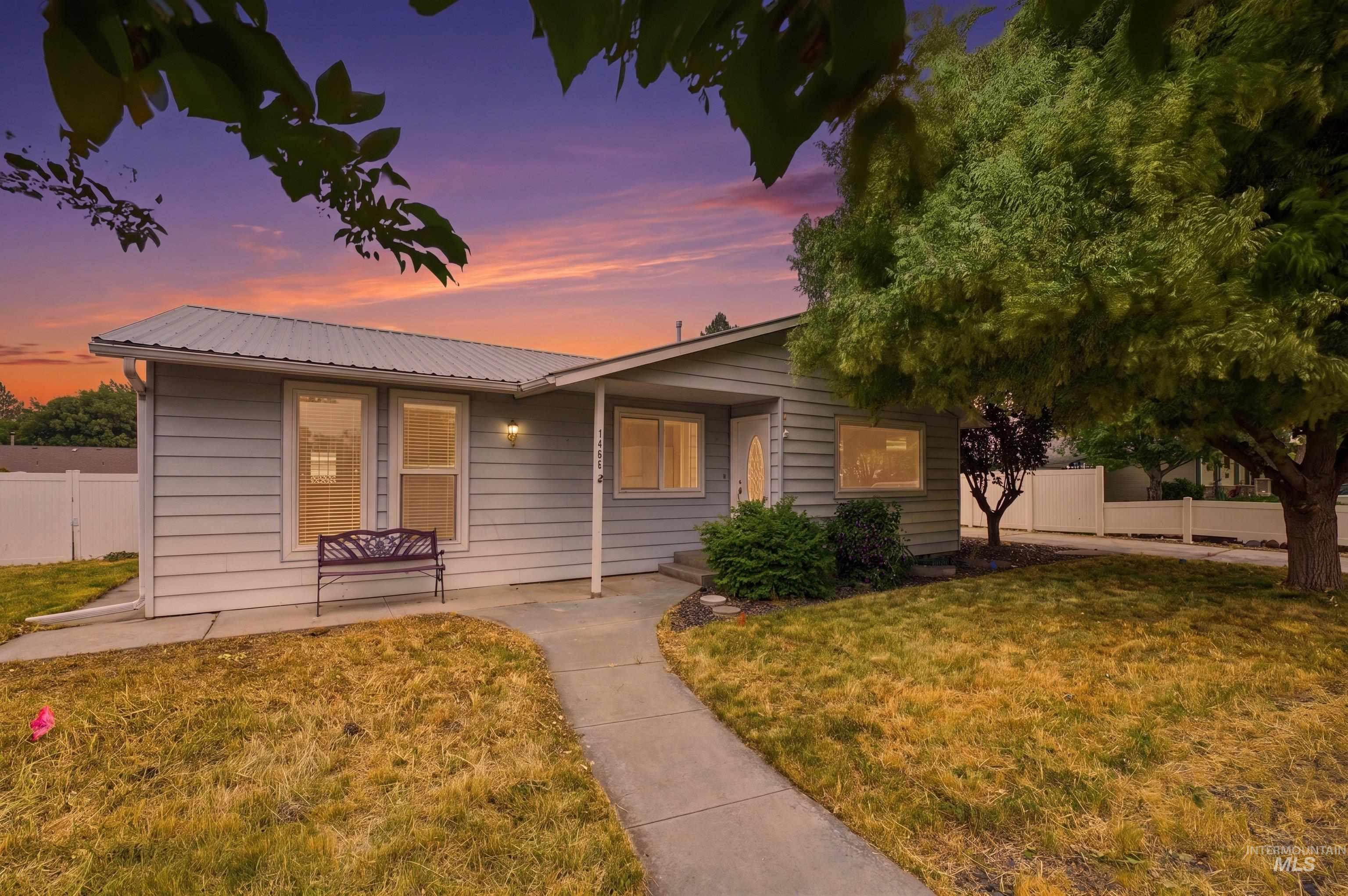 1480 E Locust St, Emmett, Idaho 83617, 3 Bedrooms, 2 Bathrooms, Residential For Sale, Price $349,900,MLS 98988365