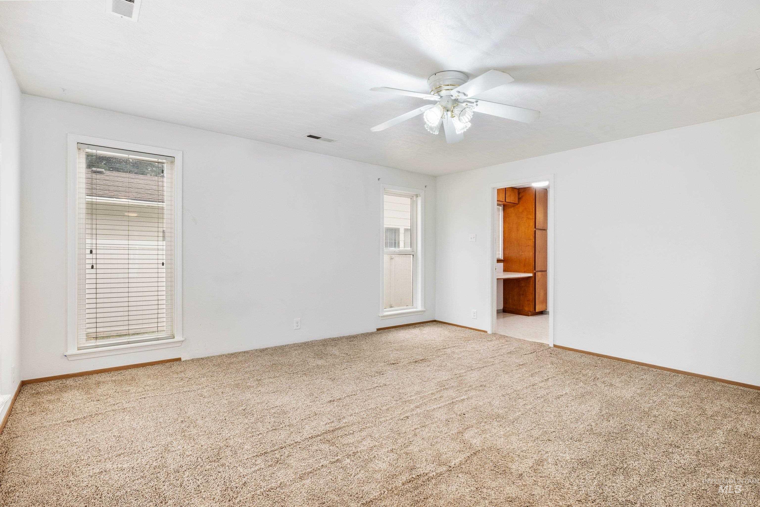 1480 E Locust St, Emmett, Idaho 83617, 3 Bedrooms, 2 Bathrooms, Residential For Sale, Price $349,900,MLS 98988365