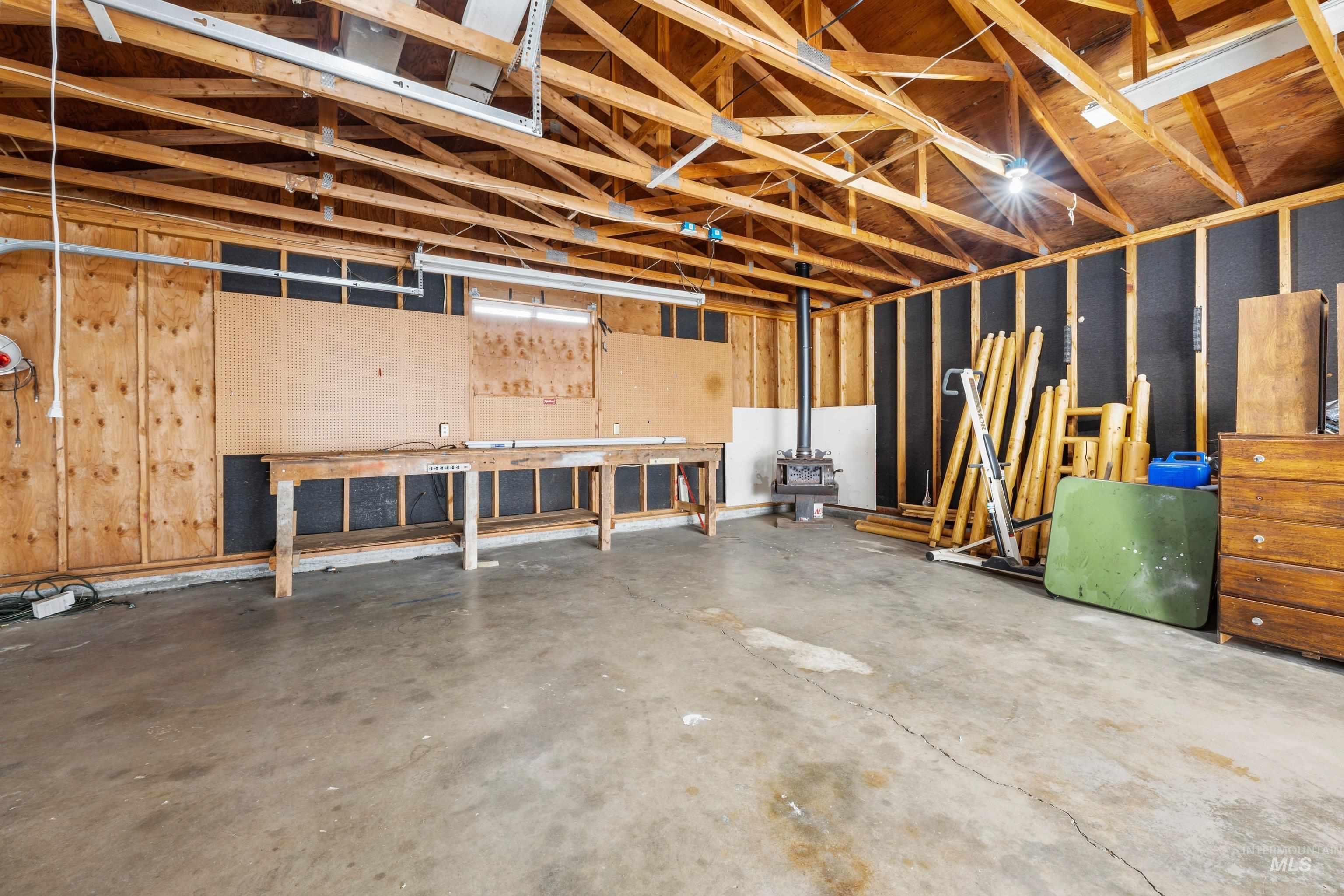 1480 E Locust St, Emmett, Idaho 83617, 3 Bedrooms, 2 Bathrooms, Residential For Sale, Price $349,900,MLS 98988365
