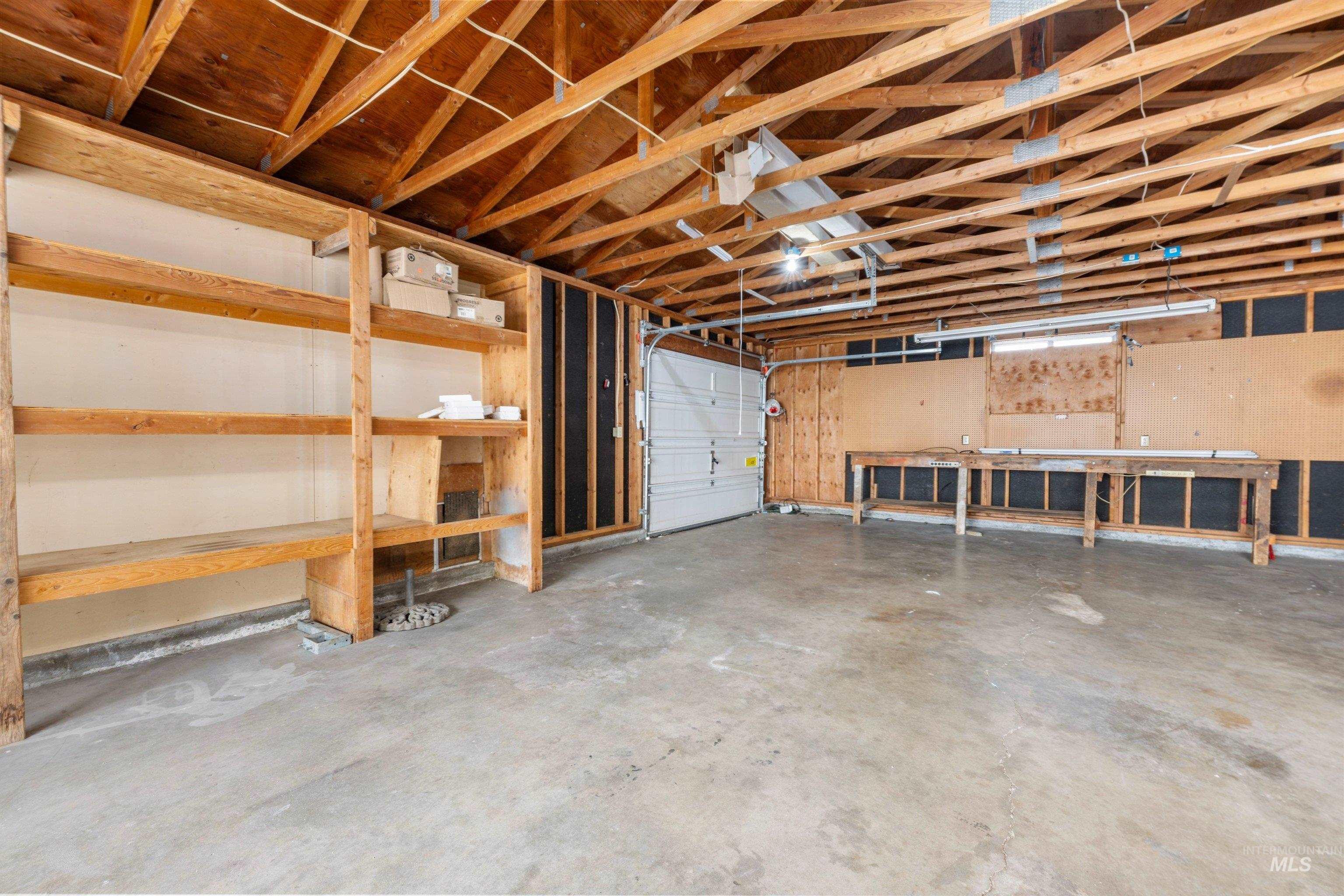 1480 E Locust St, Emmett, Idaho 83617, 3 Bedrooms, 2 Bathrooms, Residential For Sale, Price $349,900,MLS 98988365