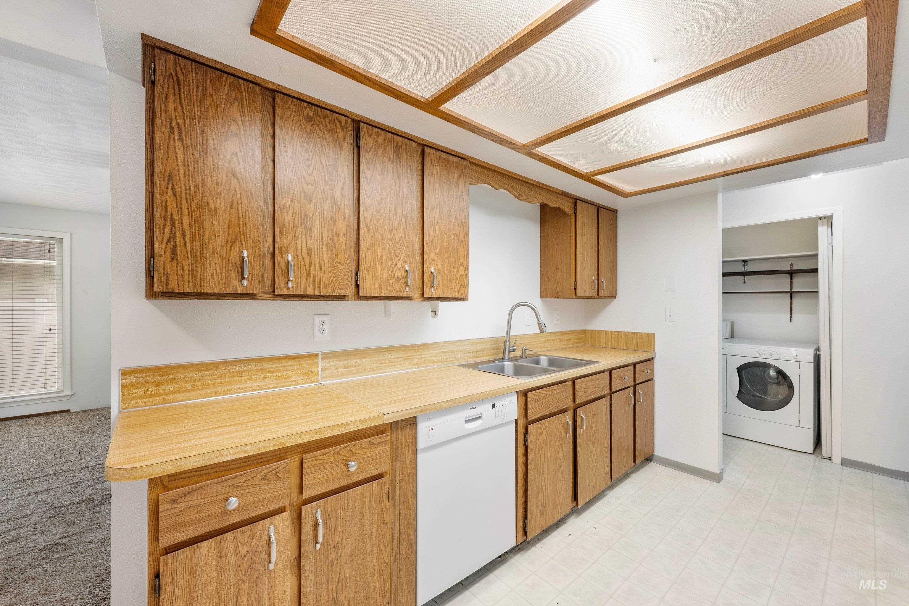 1480 E Locust St, Emmett, Idaho 83617, 3 Bedrooms, 2 Bathrooms, Residential For Sale, Price $349,900,MLS 98988365