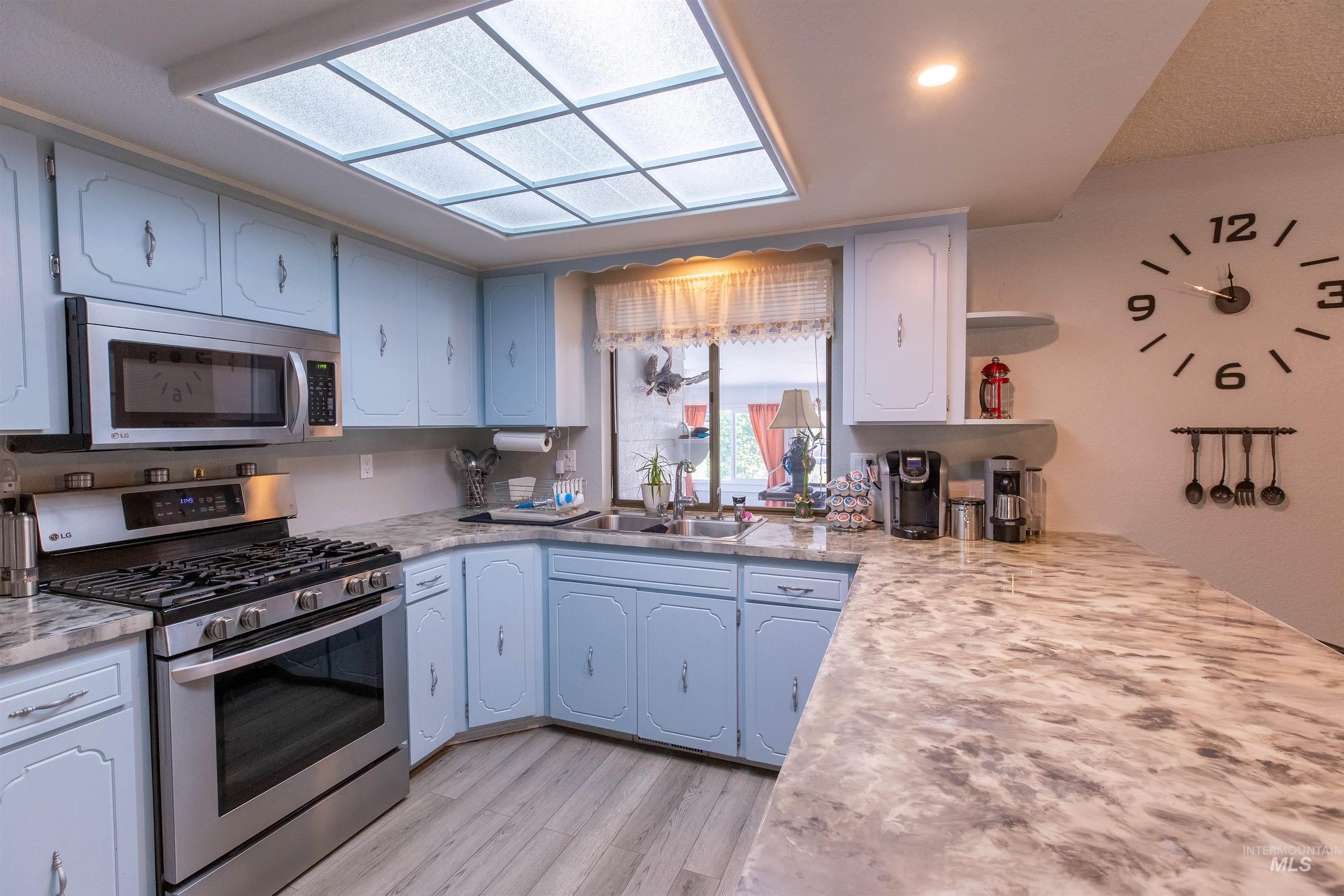 10808 W Reutzel Drive, Boise, Idaho 83709, 5 Bedrooms, 3 Bathrooms, Residential For Sale, Price $648,500,MLS 98988366