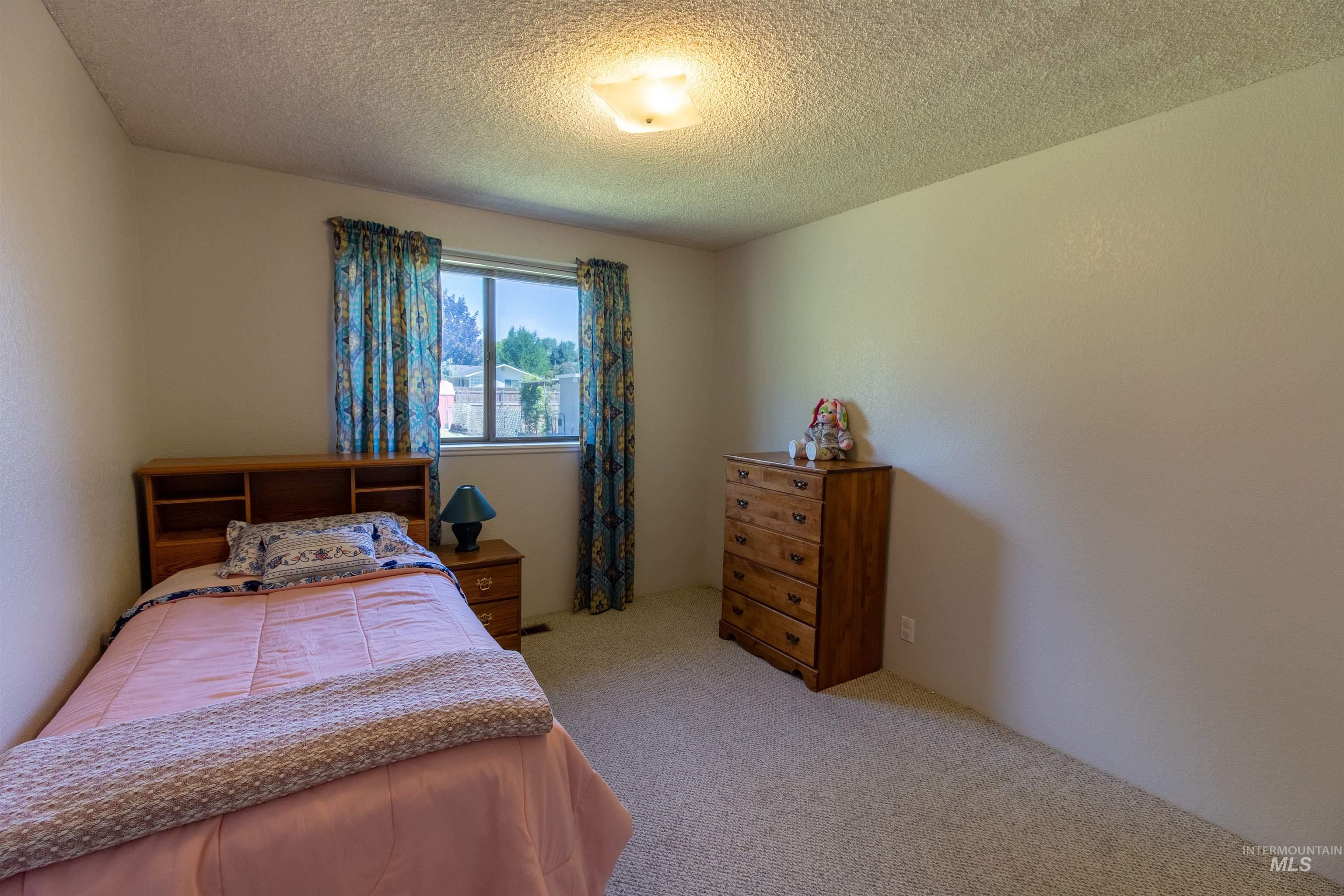 10808 W Reutzel Drive, Boise, Idaho 83709, 5 Bedrooms, 3 Bathrooms, Residential For Sale, Price $648,500,MLS 98988366