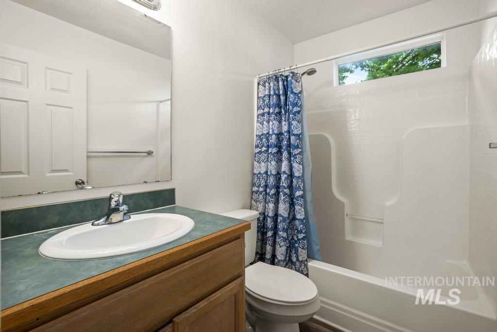 116 E Spruce Street, Caldwell, Idaho 83605, 3 Bedrooms, 2 Bathrooms, Residential For Sale, Price $299,000,MLS 98988373