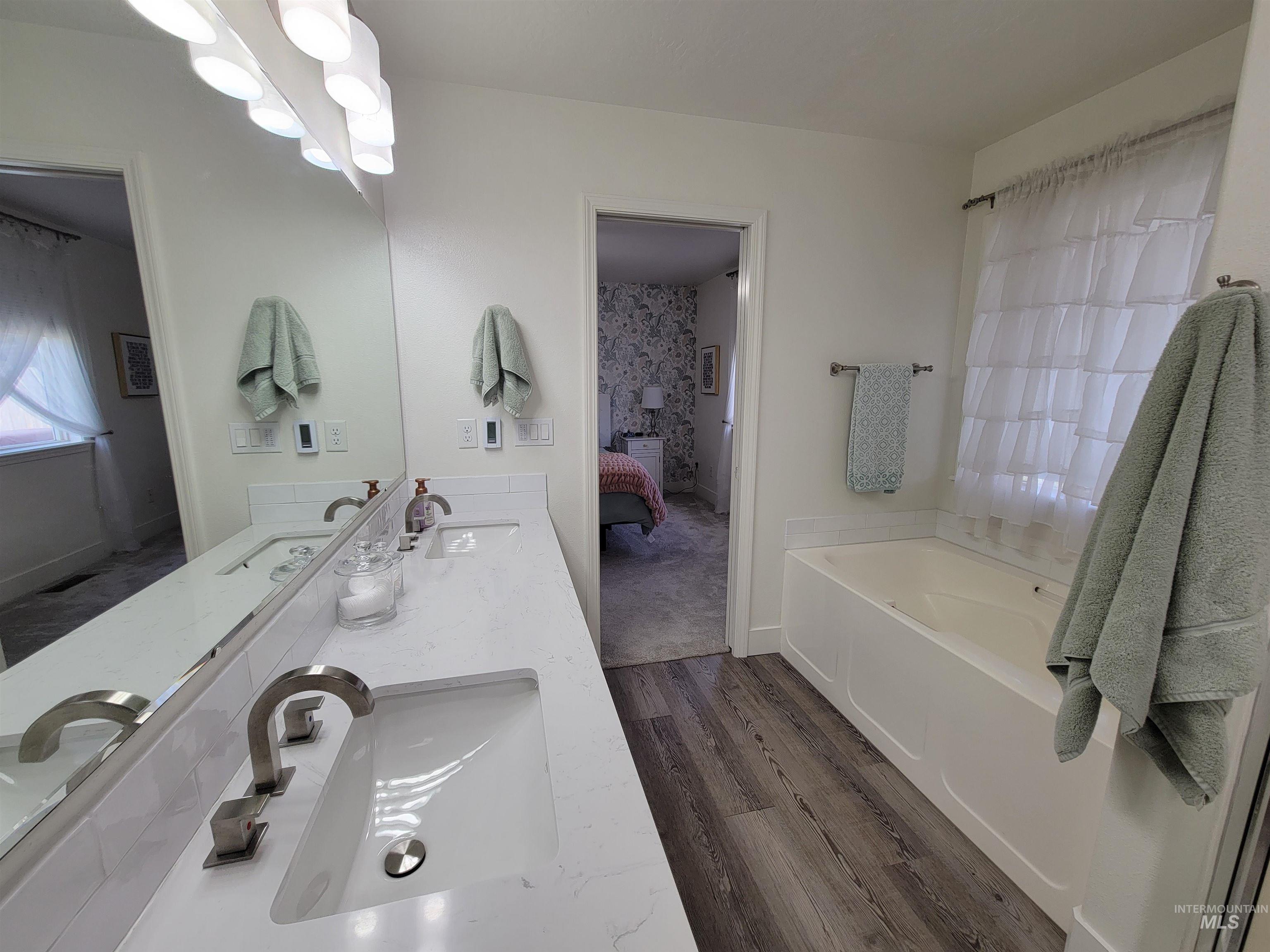 230 Sherwood Rd, Middleton, Idaho 83644, 3 Bedrooms, 2 Bathrooms, Residential For Sale, Price $379,900,MLS 98988375