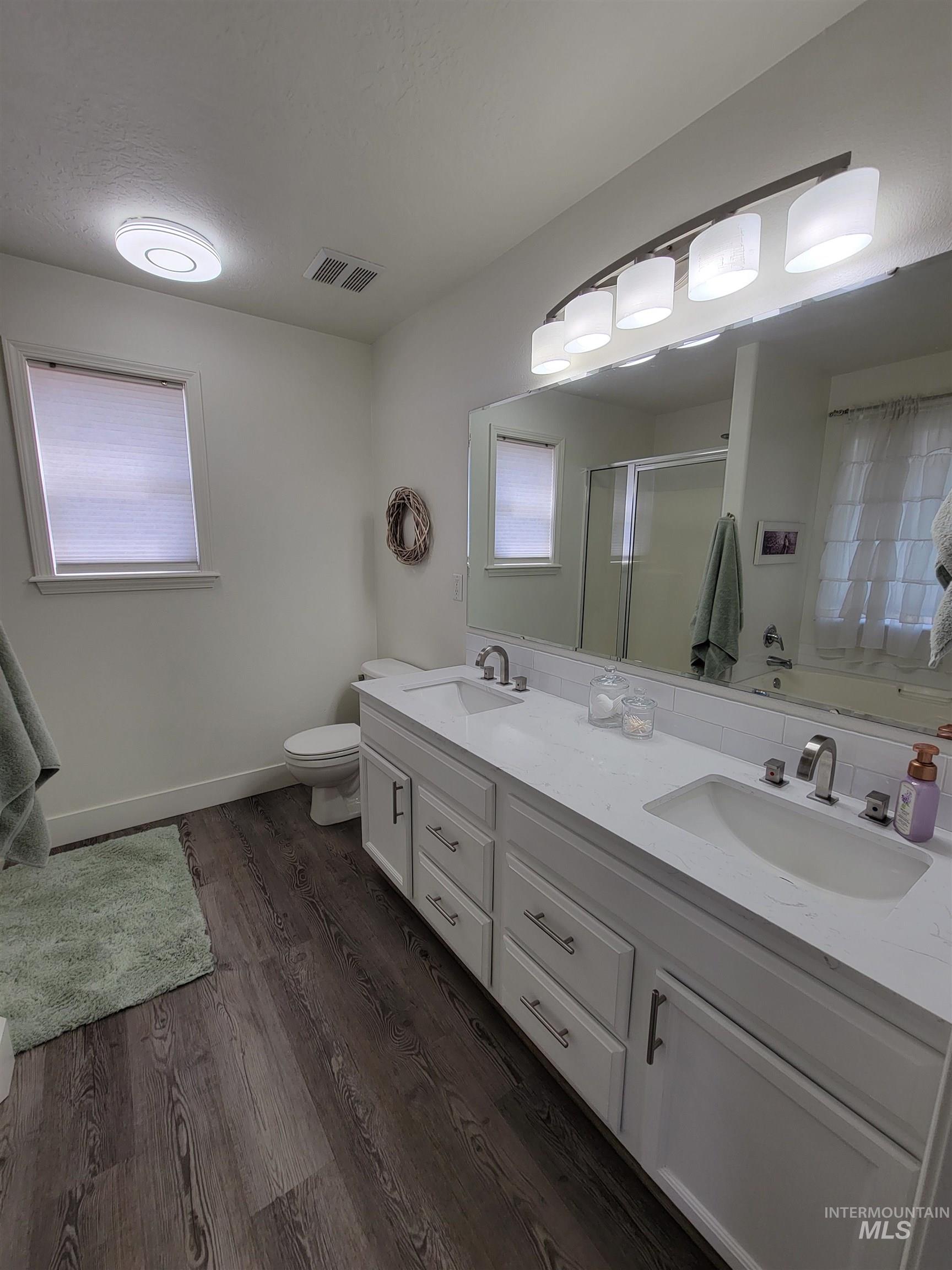 230 Sherwood Rd, Middleton, Idaho 83644, 3 Bedrooms, 2 Bathrooms, Residential For Sale, Price $379,900,MLS 98988375