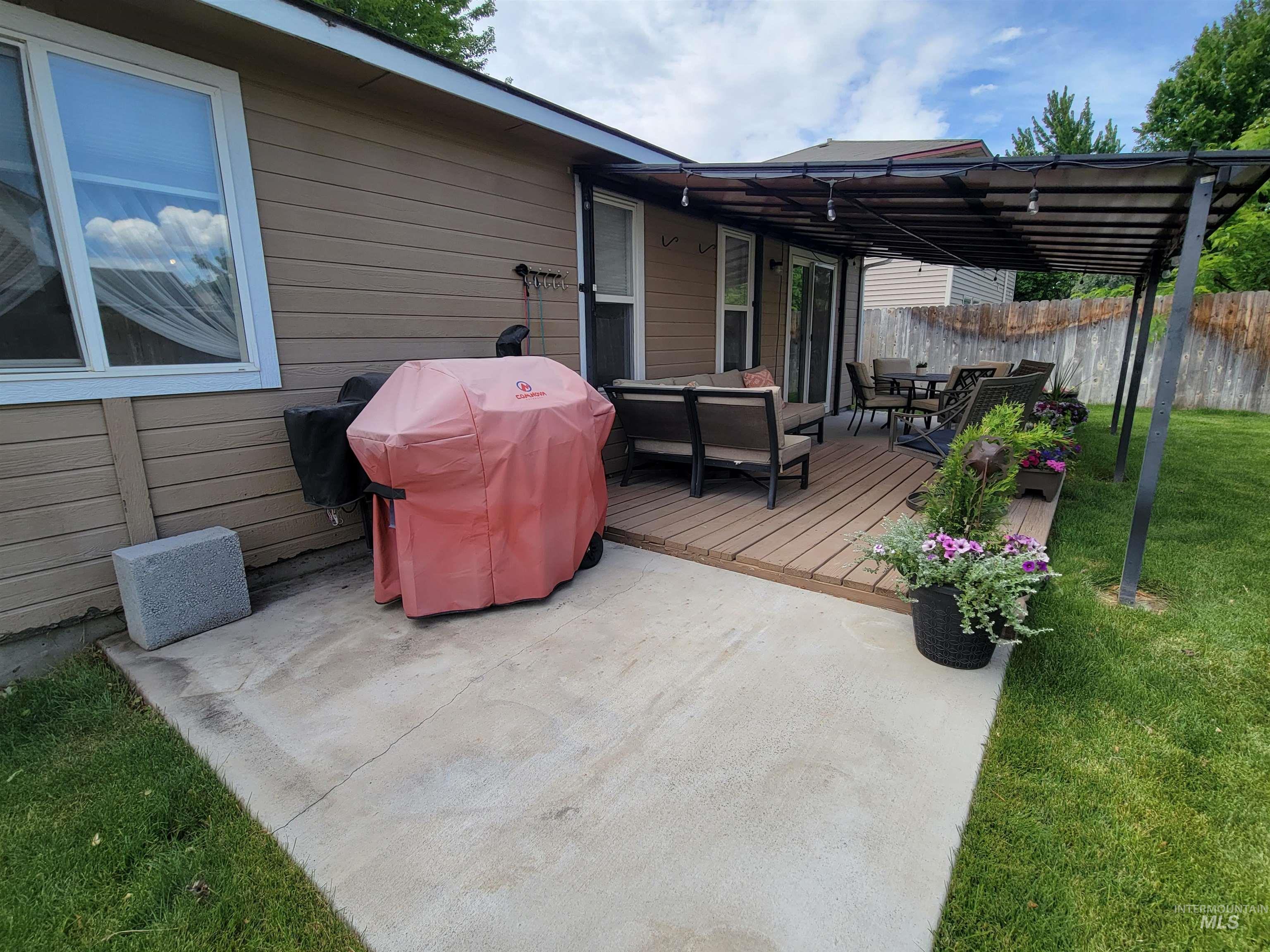 230 Sherwood Rd, Middleton, Idaho 83644, 3 Bedrooms, 2 Bathrooms, Residential For Sale, Price $379,900,MLS 98988375