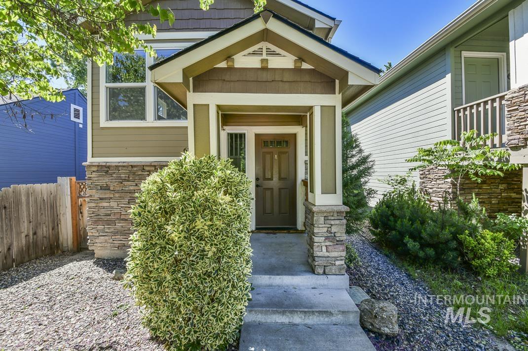 6215 W York, Boise, Idaho 83704, 4 Bedrooms, 2.5 Bathrooms, Residential For Sale, Price $419,900,MLS 98988376
