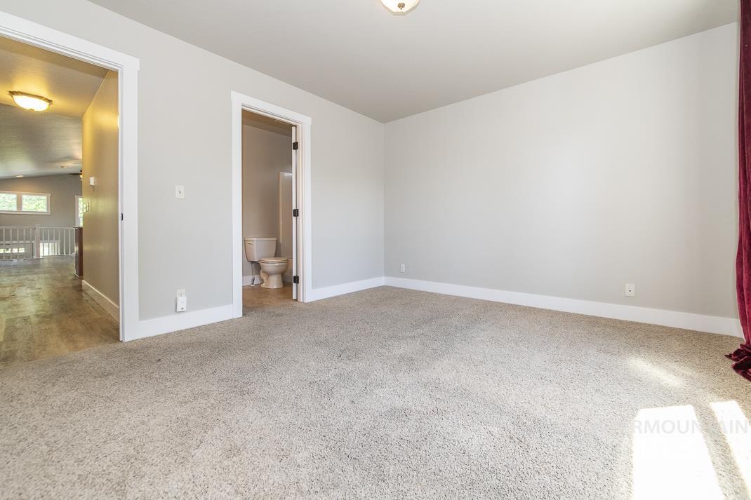 6215 W York, Boise, Idaho 83704, 4 Bedrooms, 2.5 Bathrooms, Residential For Sale, Price $419,900,MLS 98988376