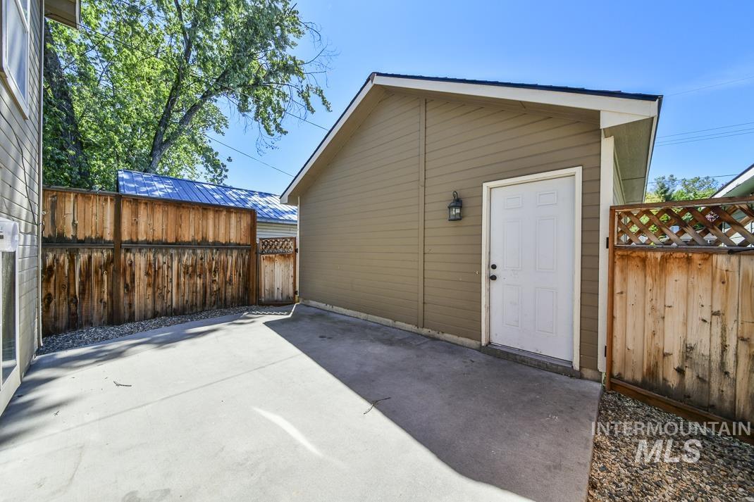6215 W York, Boise, Idaho 83704, 4 Bedrooms, 2.5 Bathrooms, Residential For Sale, Price $419,900,MLS 98988376