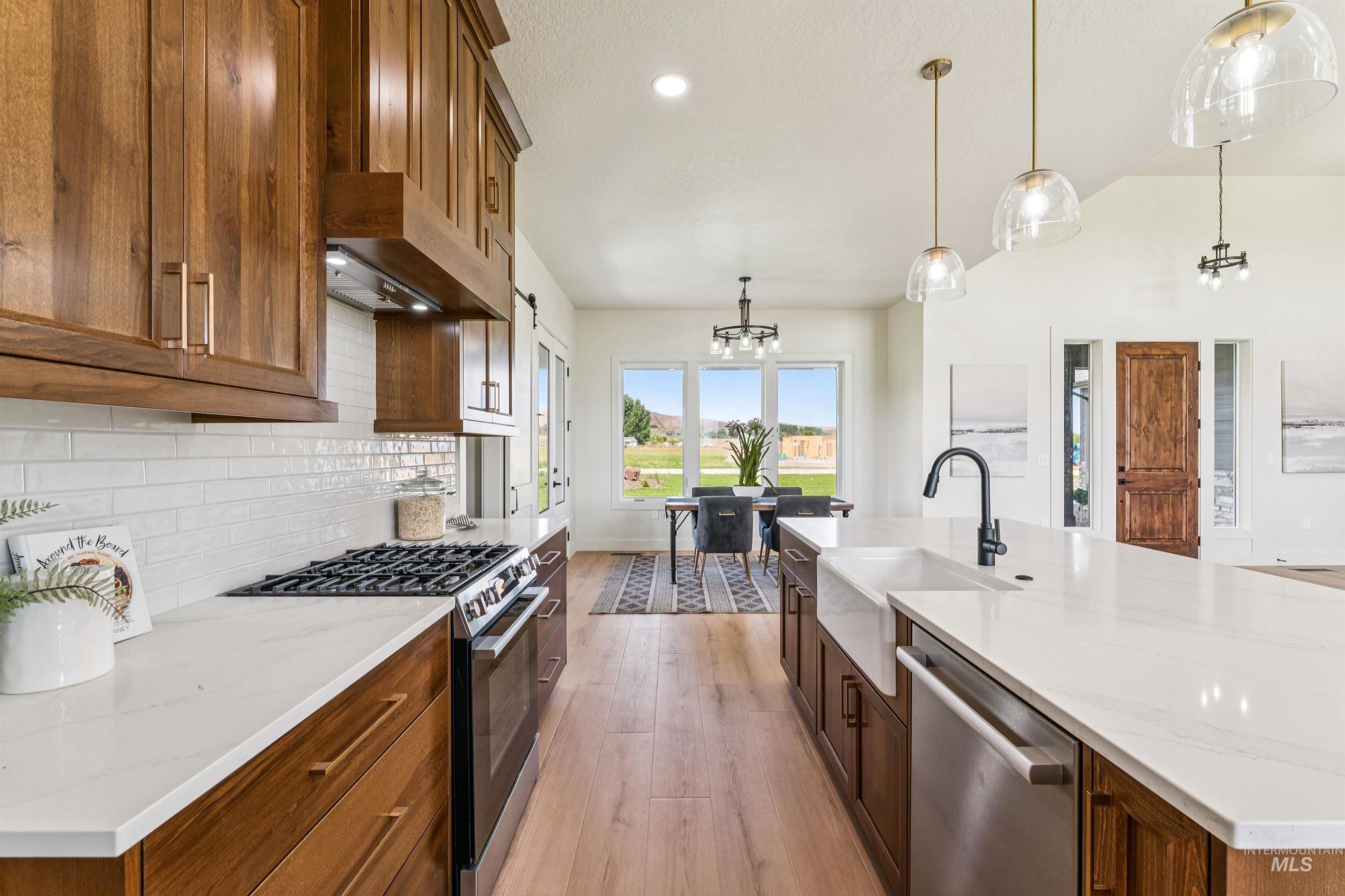 3990 Eleanor Ln, Emmett, Idaho 83617, 3 Bedrooms, 3.5 Bathrooms, Residential For Sale, Price $1,050,000,MLS 98988377