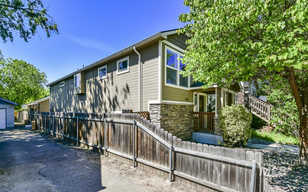 6215 W York, Boise, Idaho 83704, 4 Bedrooms, 2.5 Bathrooms, Residential Income For Sale, Price $419,900,MLS 98988380