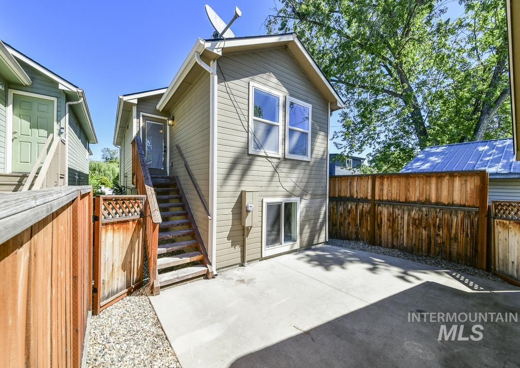 6215 W York, Boise, Idaho 83704, 4 Bedrooms, 2.5 Bathrooms, Residential Income For Sale, Price $419,900,MLS 98988380