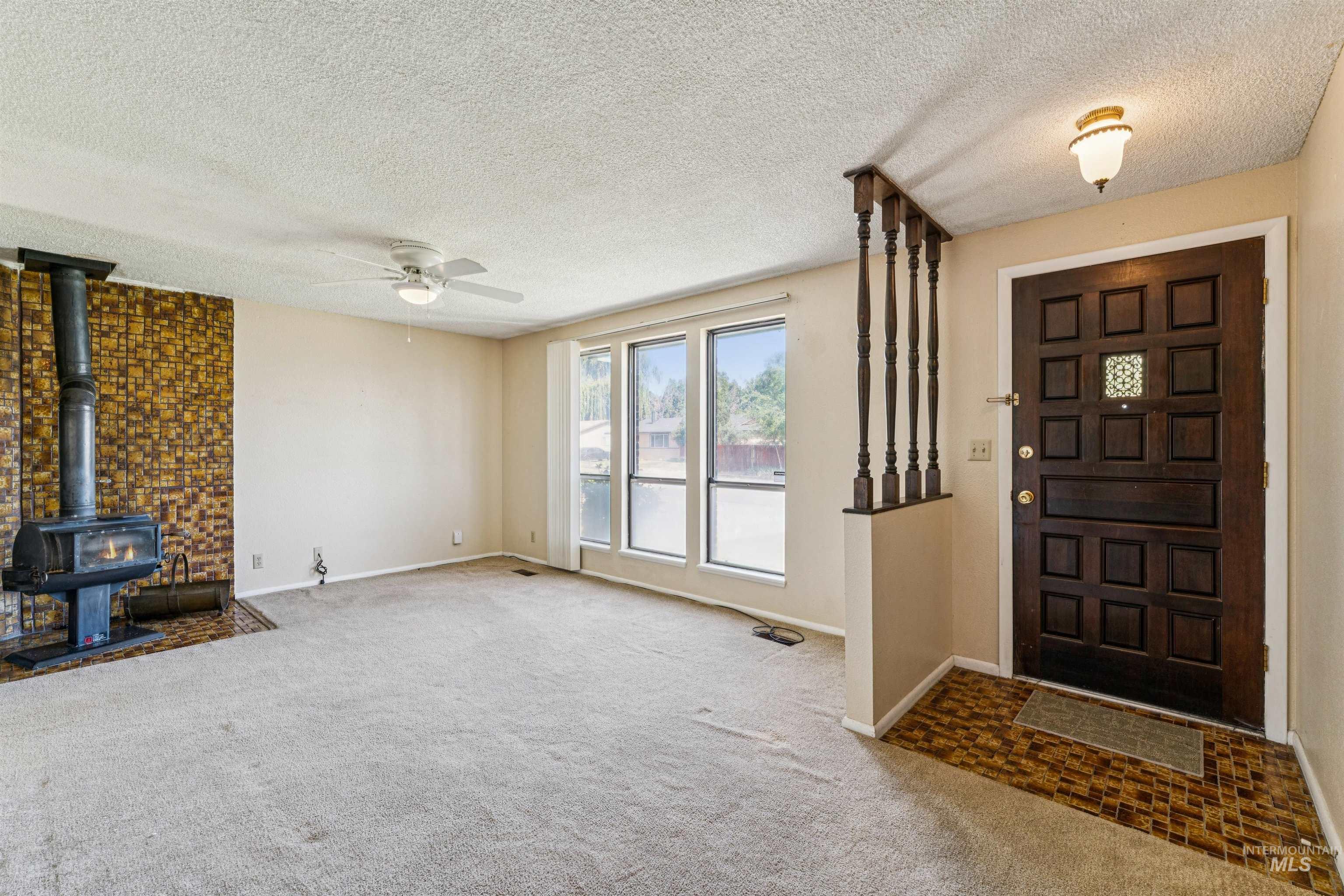 1057 Sweetwood, Nampa, Idaho 83651, 3 Bedrooms, 2 Bathrooms, Residential For Sale, Price $290,000,MLS 98988382