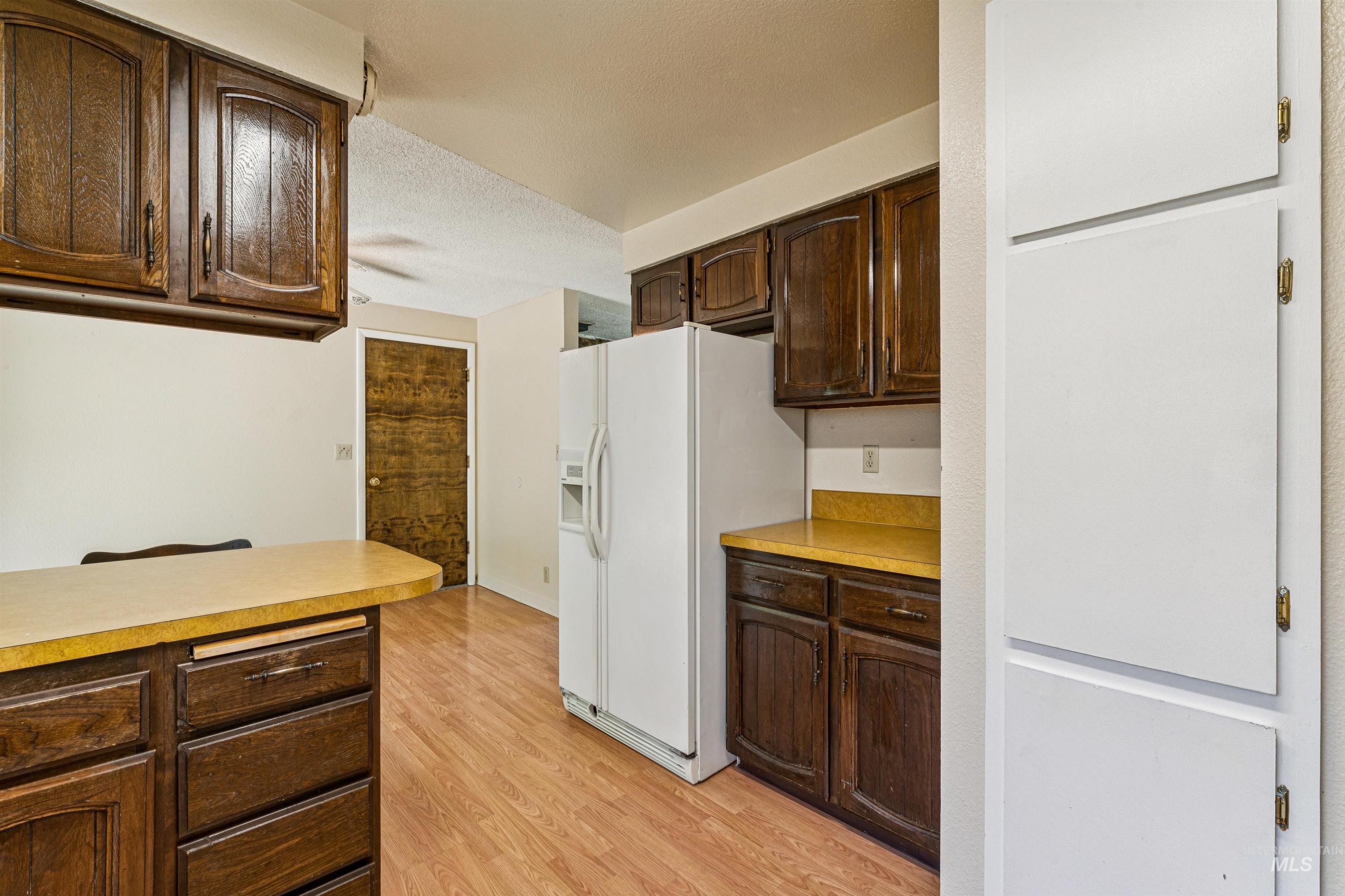 1057 Sweetwood, Nampa, Idaho 83651, 3 Bedrooms, 2 Bathrooms, Residential For Sale, Price $290,000,MLS 98988382