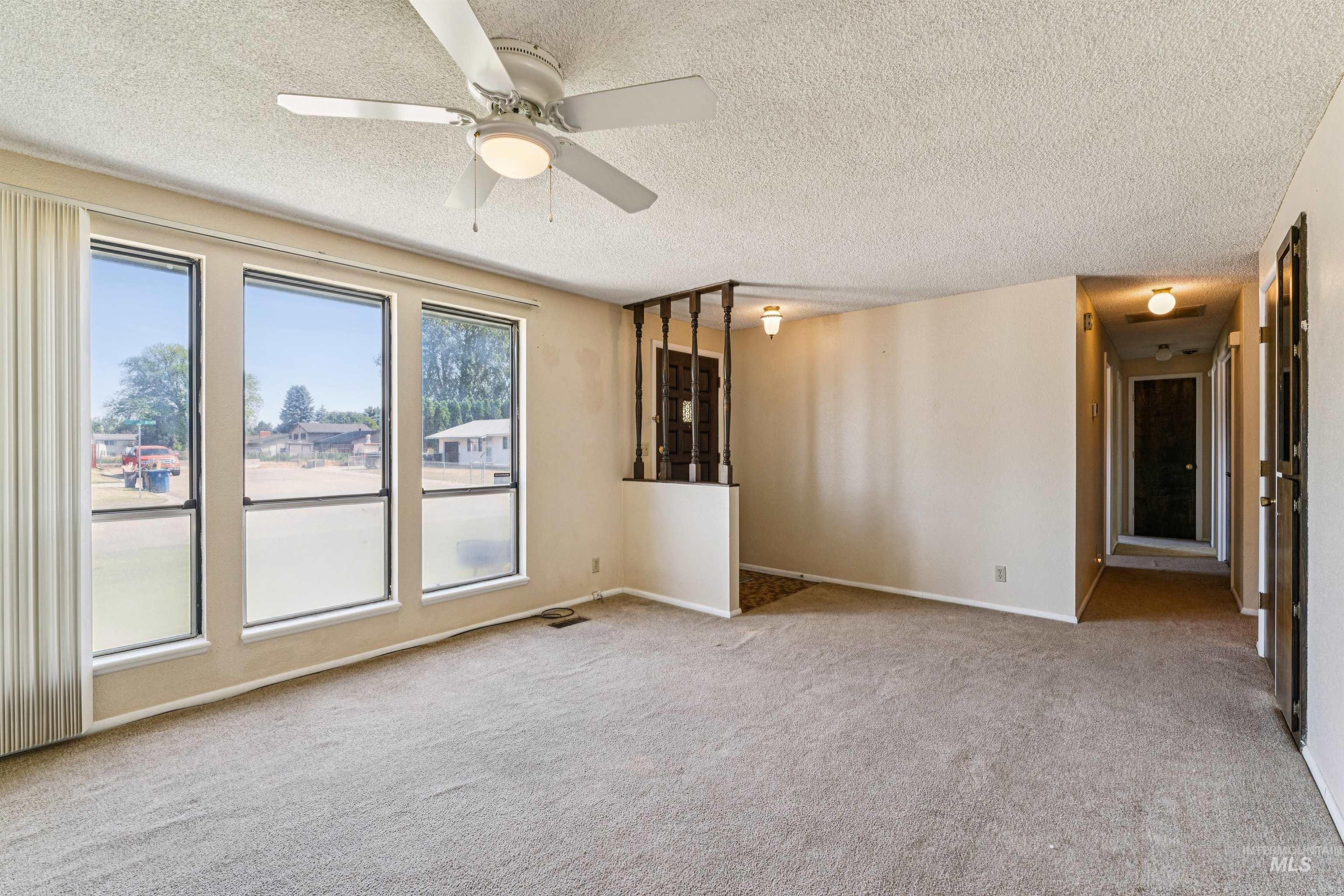 1057 Sweetwood, Nampa, Idaho 83651, 3 Bedrooms, 2 Bathrooms, Residential For Sale, Price $290,000,MLS 98988382