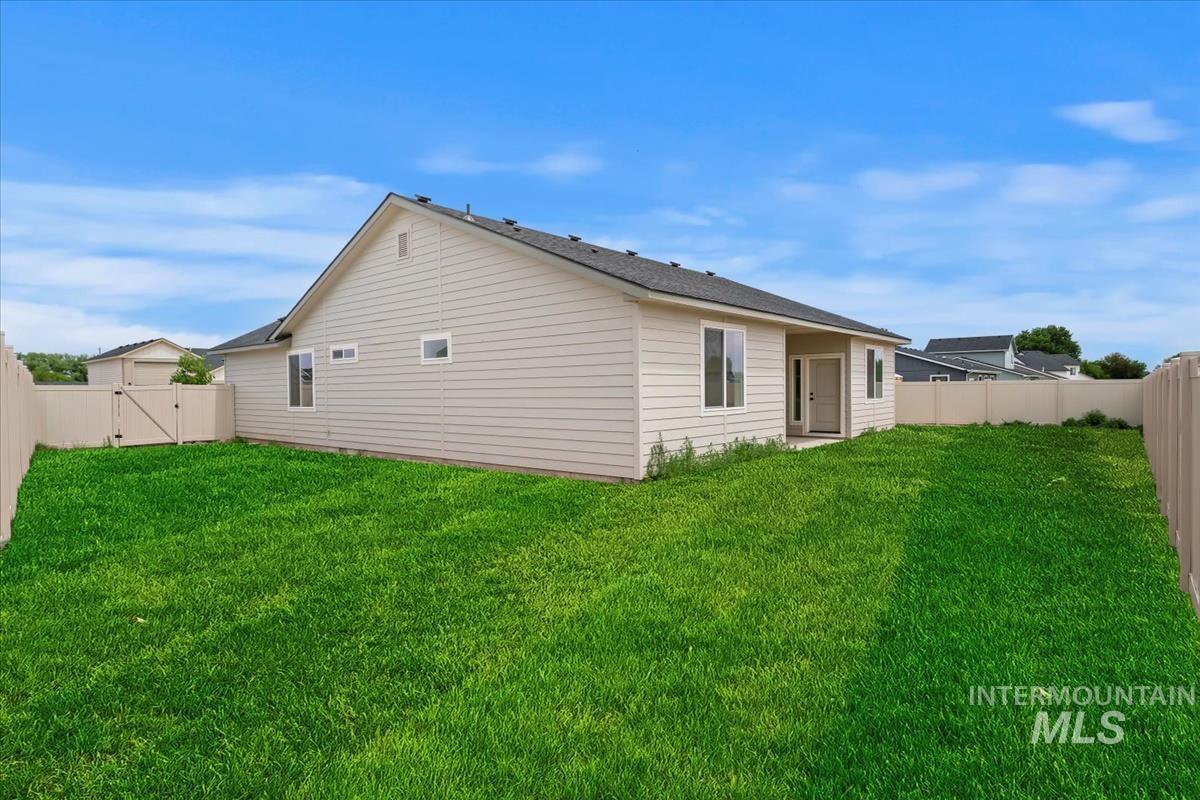 1128 Velvet Loop, Wilder, Idaho 83676, 3 Bedrooms, 2 Bathrooms, Residential For Sale, Price $439,999,MLS 98988383
