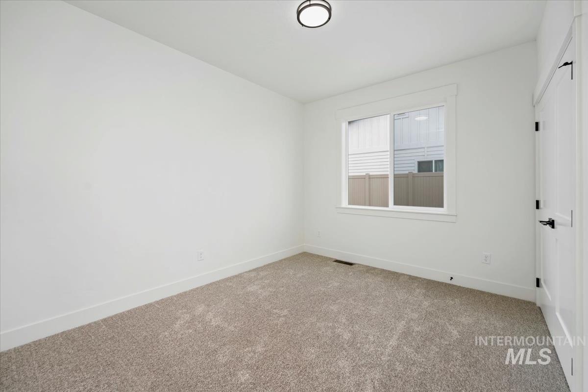 600 Fallen Leaf Ave, New Plymouth, Idaho 83655, 3 Bedrooms, 2 Bathrooms, Residential For Sale, Price $410,000,MLS 98988386