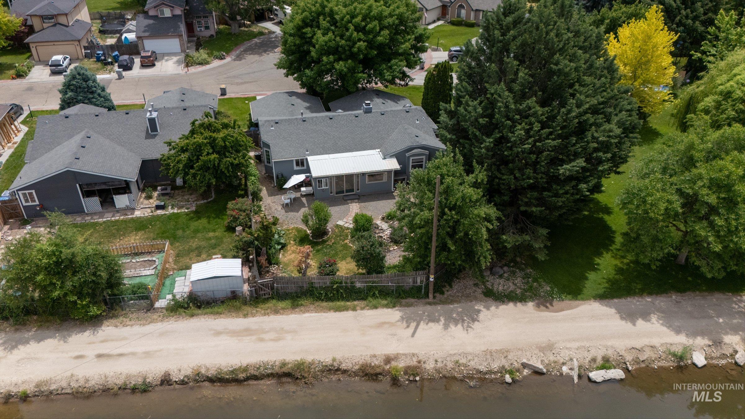17 S Cobblestone Ct., Nampa, Idaho 83651, 3 Bedrooms, 2 Bathrooms, Residential For Sale, Price $379,900,MLS 98988387