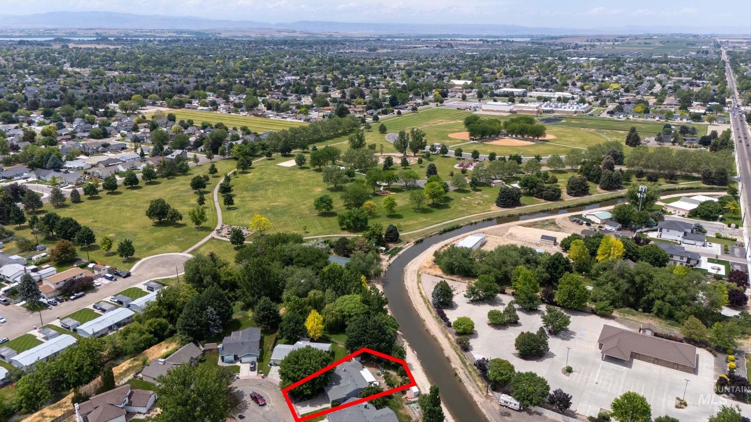 17 S Cobblestone Ct., Nampa, Idaho 83651, 3 Bedrooms, 2 Bathrooms, Residential For Sale, Price $379,900,MLS 98988387