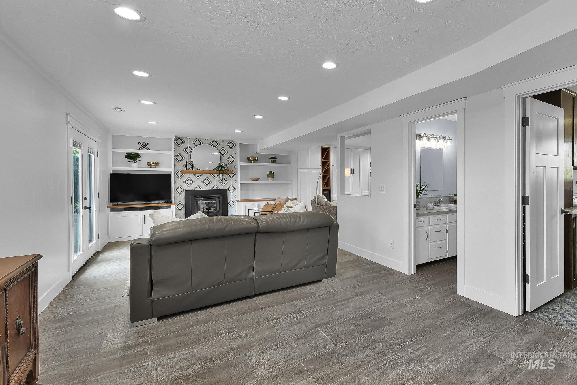315 E Pat Lane, Caldwell, Idaho 83607-9013, 4 Bedrooms, 2.5 Bathrooms, Residential For Sale, Price $614,950, 98988388