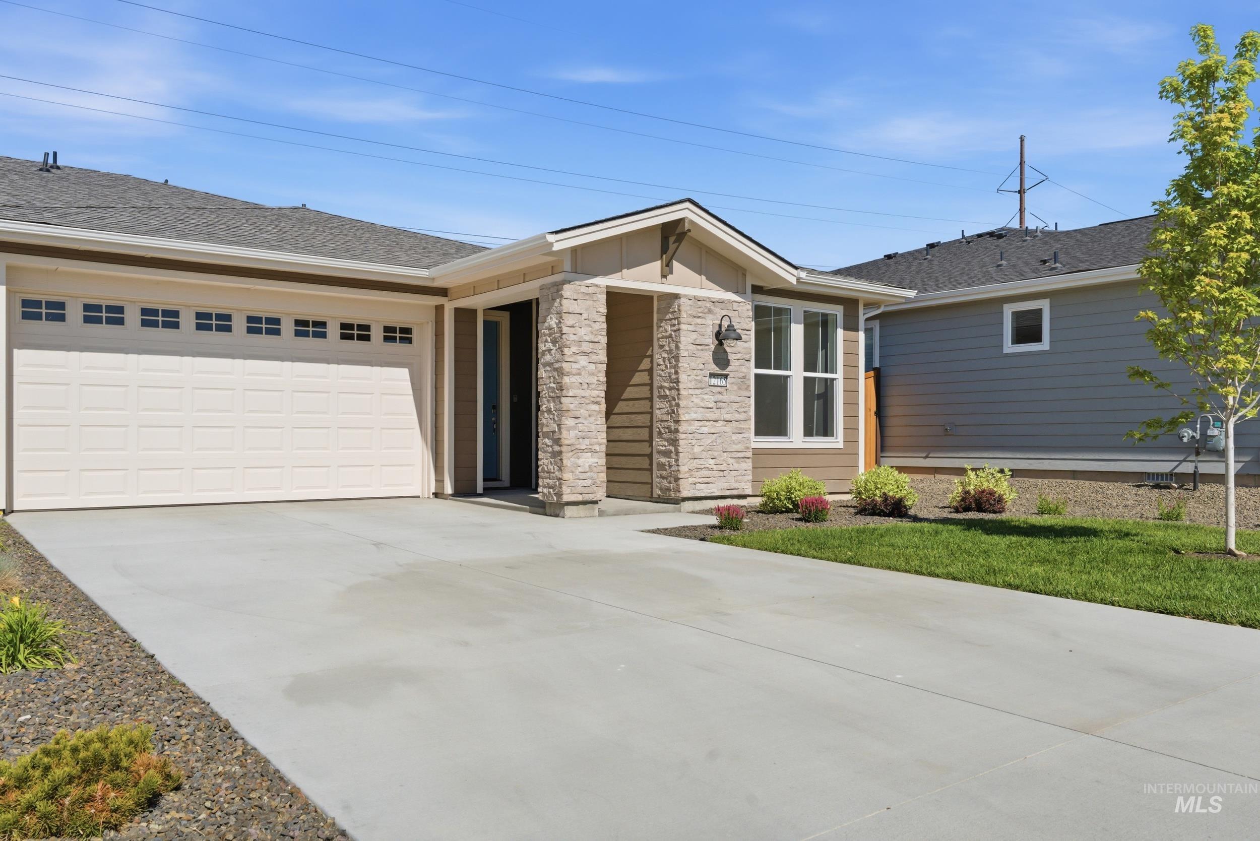 12165 S Glory Ln, Kuna, Idaho 83634, 2 Bedrooms, 2 Bathrooms, Residential For Sale, Price $409,900,MLS 98988390
