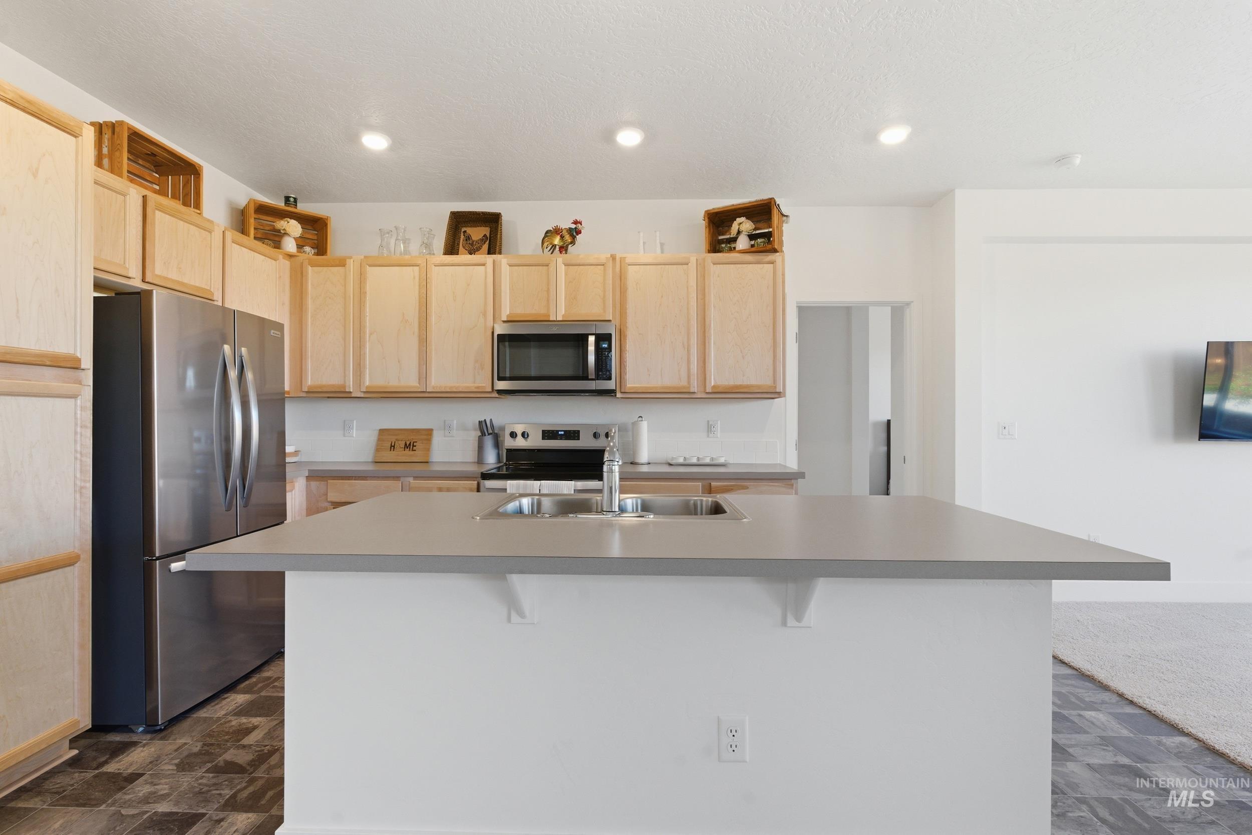 12165 S Glory Ln, Kuna, Idaho 83634, 2 Bedrooms, 2 Bathrooms, Residential For Sale, Price $409,900,MLS 98988390