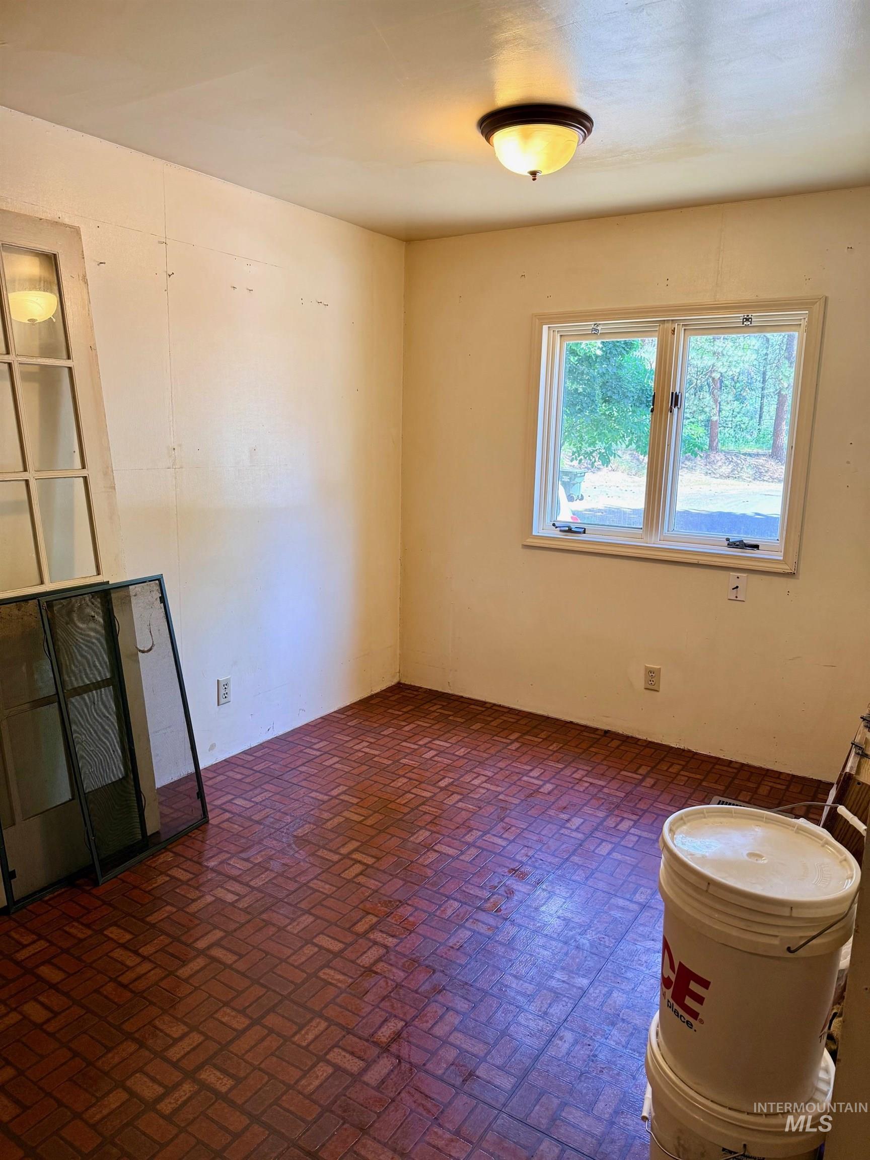 11 Bass Ln, Orofino, Idaho 83544, 2 Bedrooms, 1.5 Bathrooms, Residential For Sale, Price $40,000,MLS 98988391