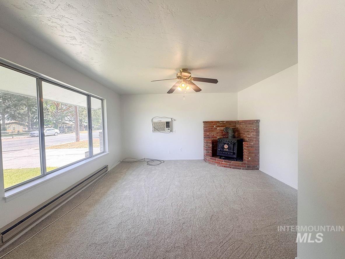 106 NE 16th, Fruitland, Idaho 83619, 3 Bedrooms, 1 Bathroom, Residential For Sale, Price $325,000,MLS 98988392