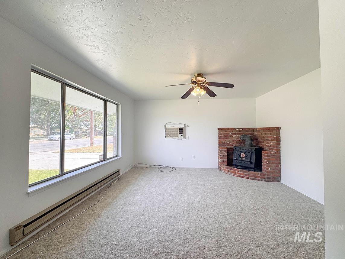 106 NE 16th, Fruitland, Idaho 83619, 3 Bedrooms, 1 Bathroom, Residential For Sale, Price $325,000,MLS 98988392