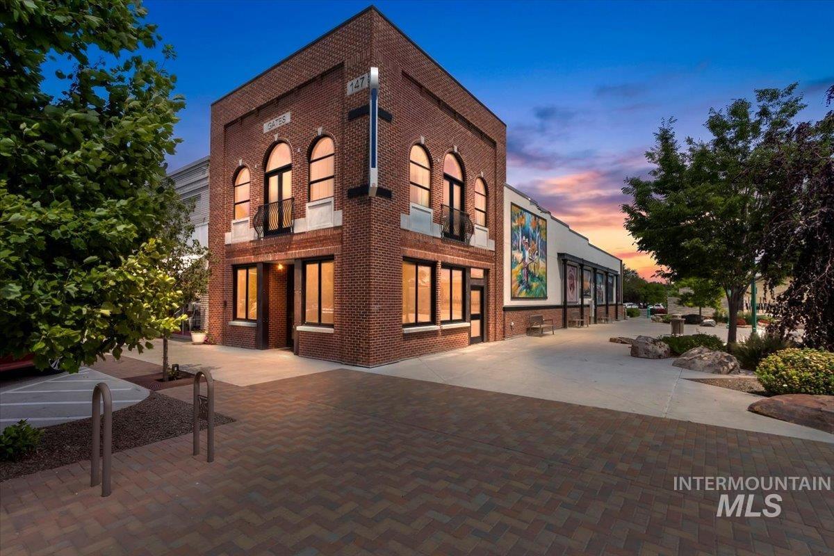 147 Main Ave E, Twin Falls, Idaho 83301-6229, 16 Rooms, Business/Commercial For Sale, Price $103,200,MLS 98988394